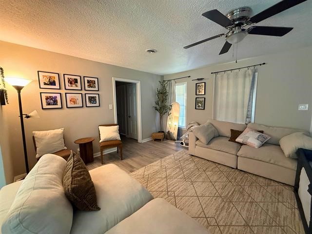 2330 Rusk Street Property Photo 5