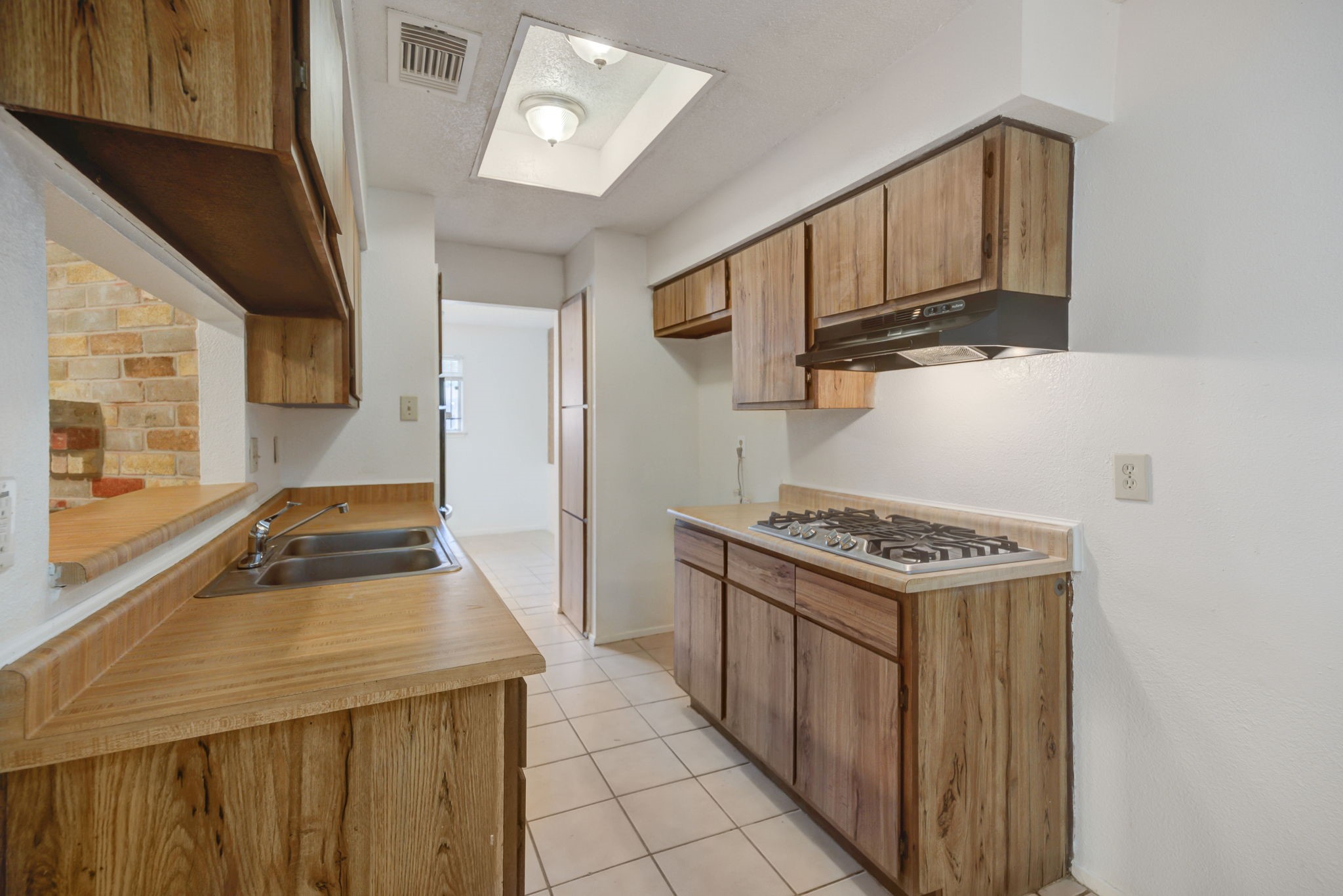 12718 Panay Drive Property Photo 5