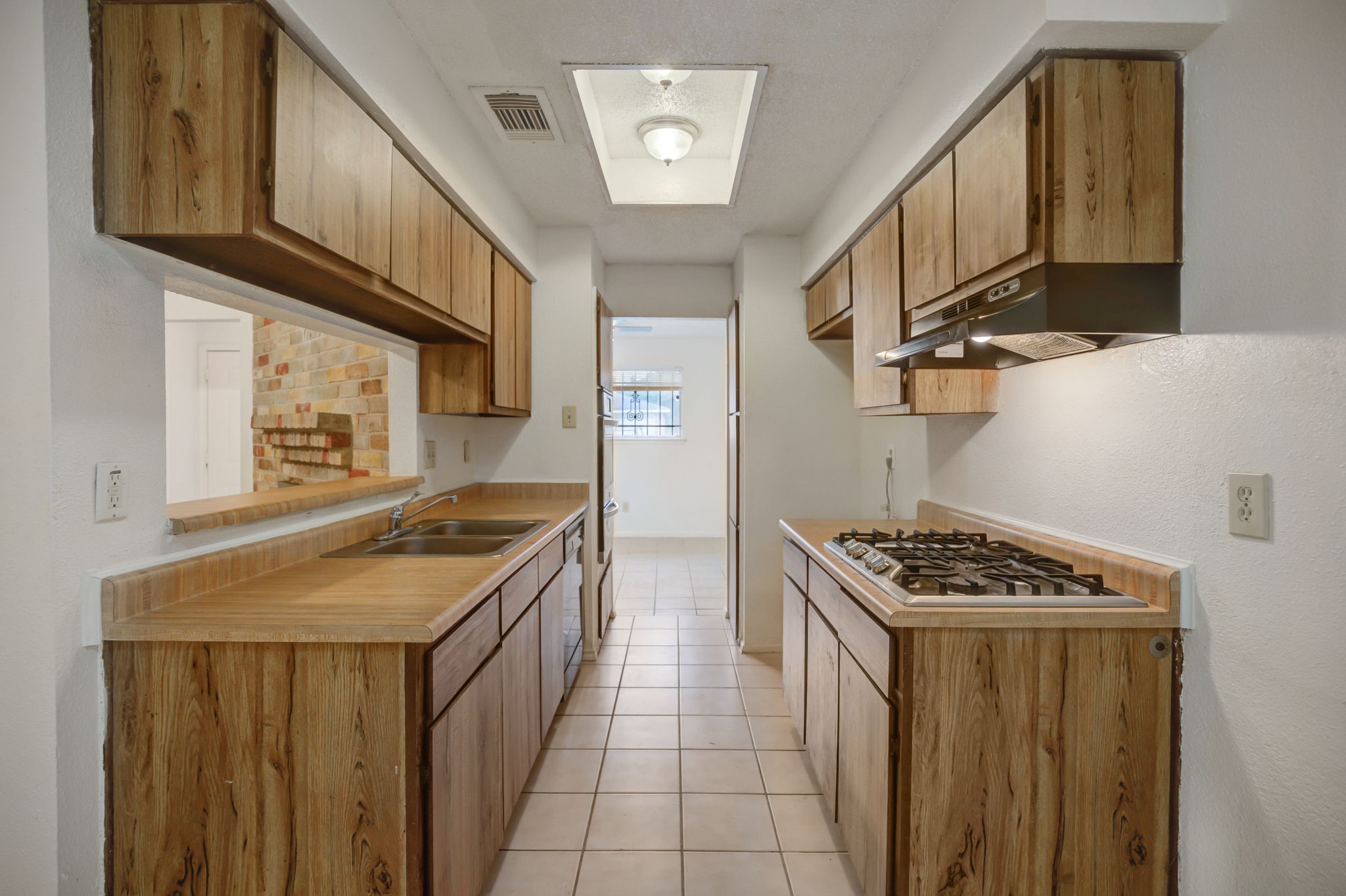 12718 Panay Drive Property Photo 6