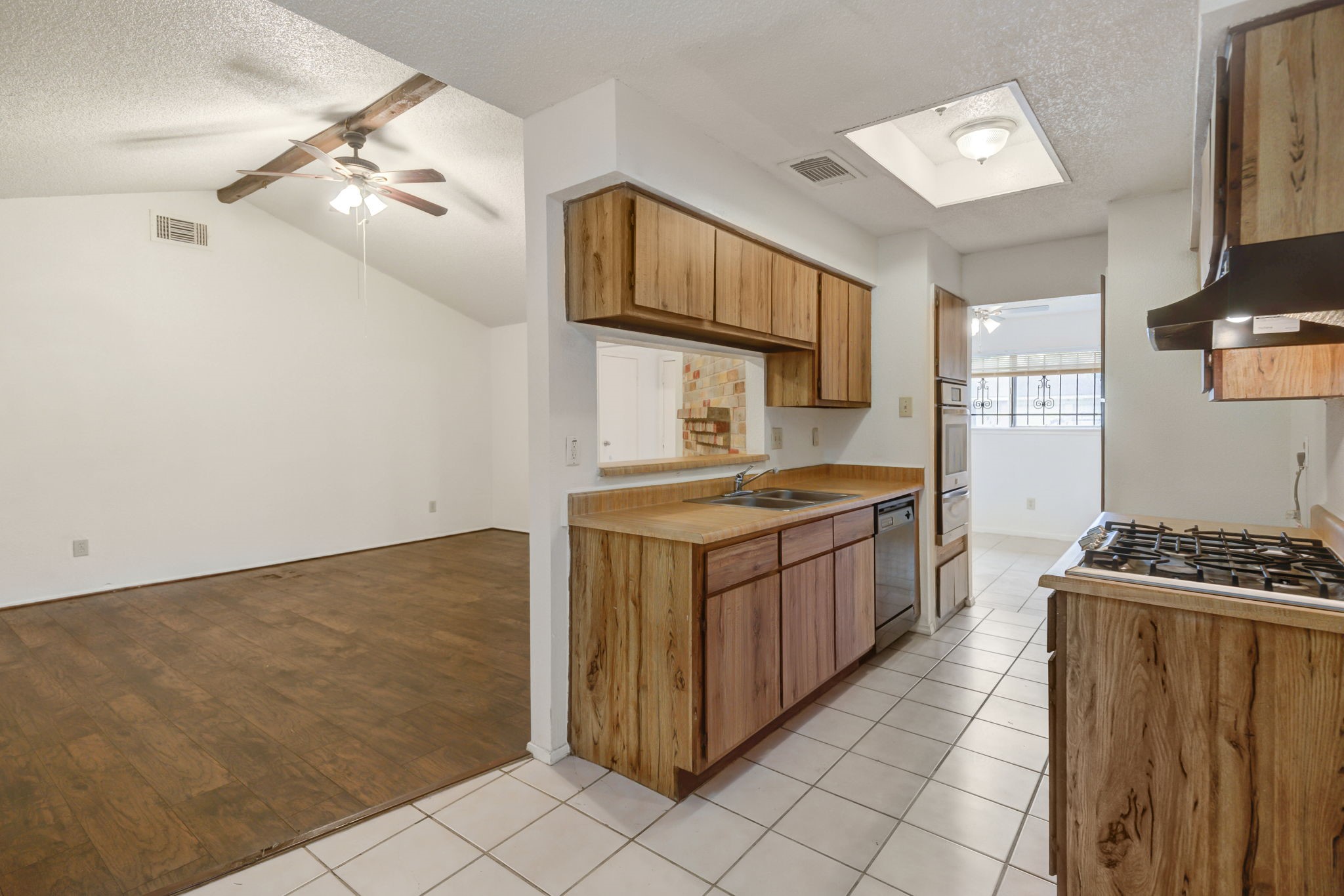 12718 Panay Drive Property Photo 7