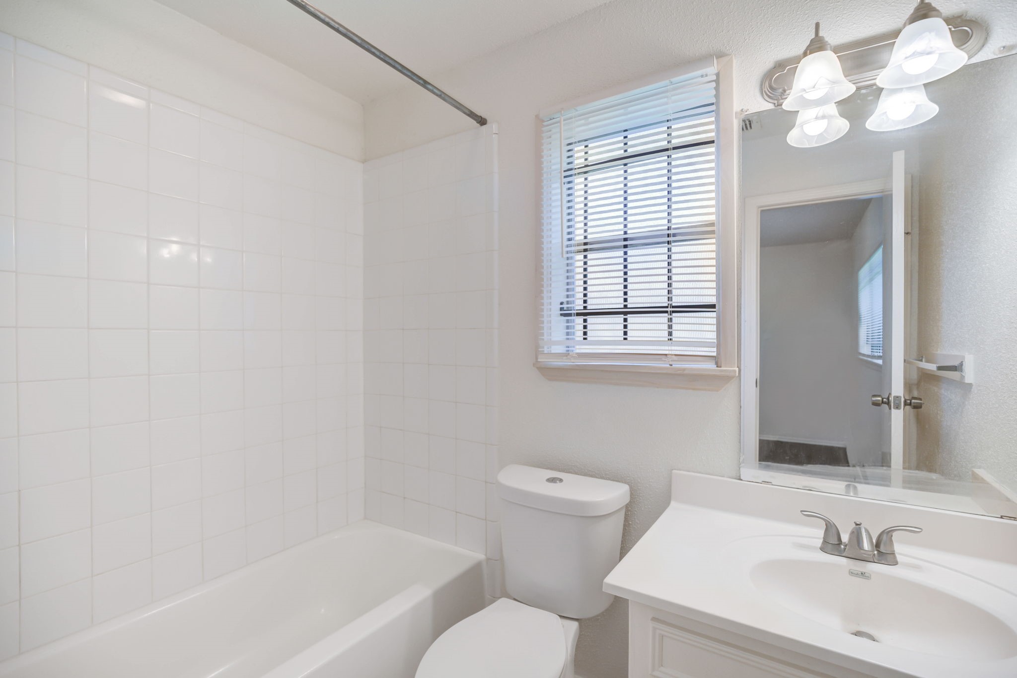 12718 Panay Drive Property Photo 17