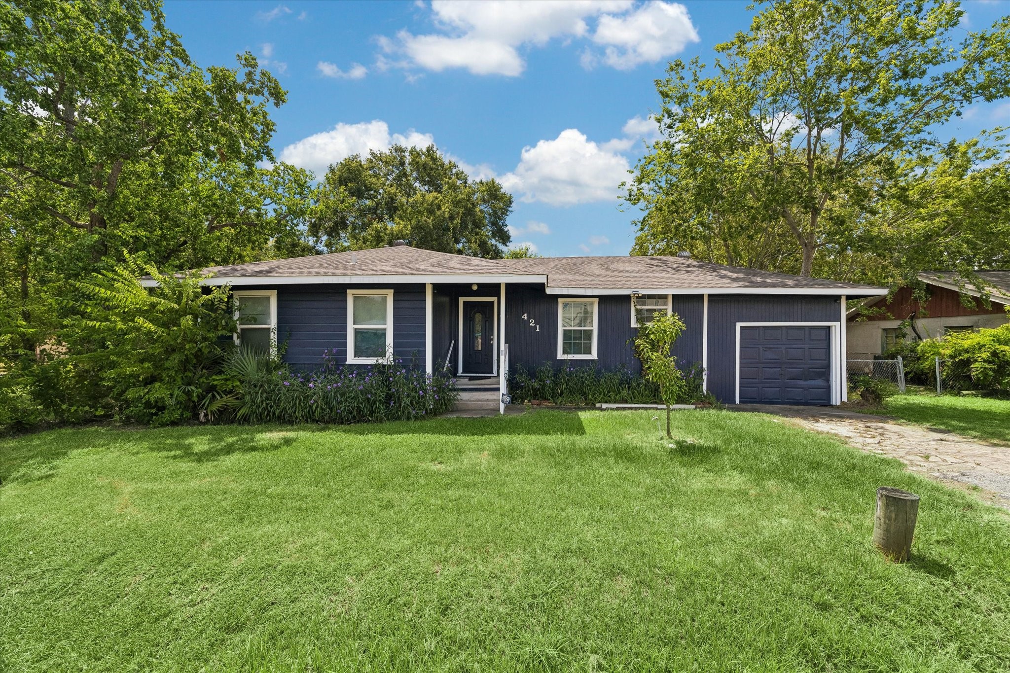 421 Dwire Dr Property Photo 1