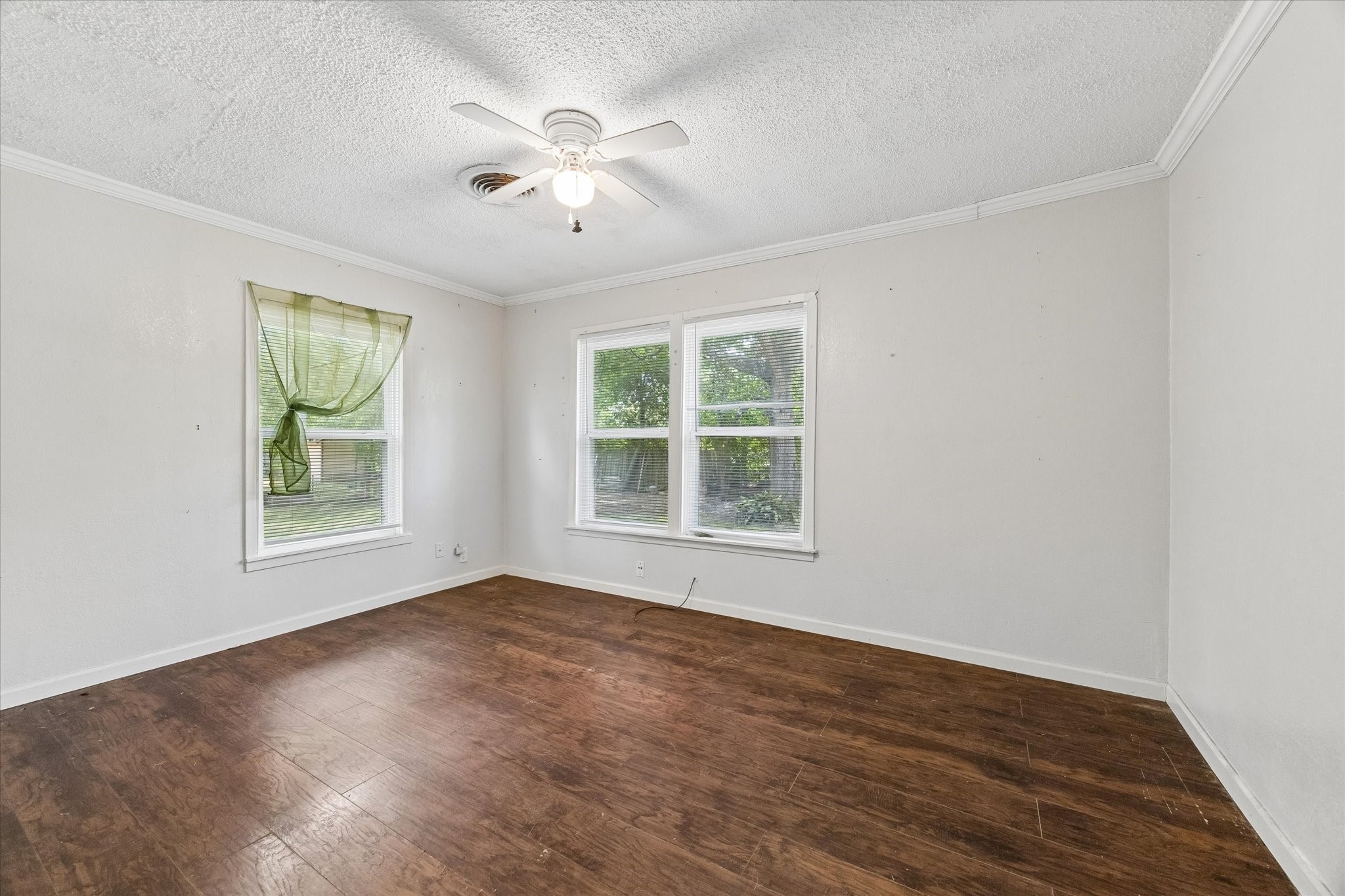 421 Dwire Dr Property Photo 5