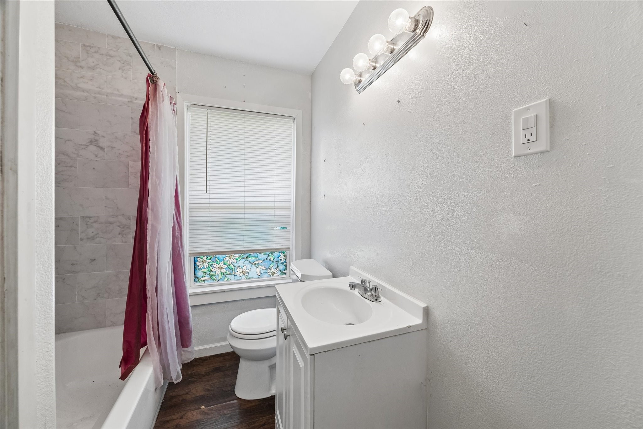 421 Dwire Dr Property Photo 8