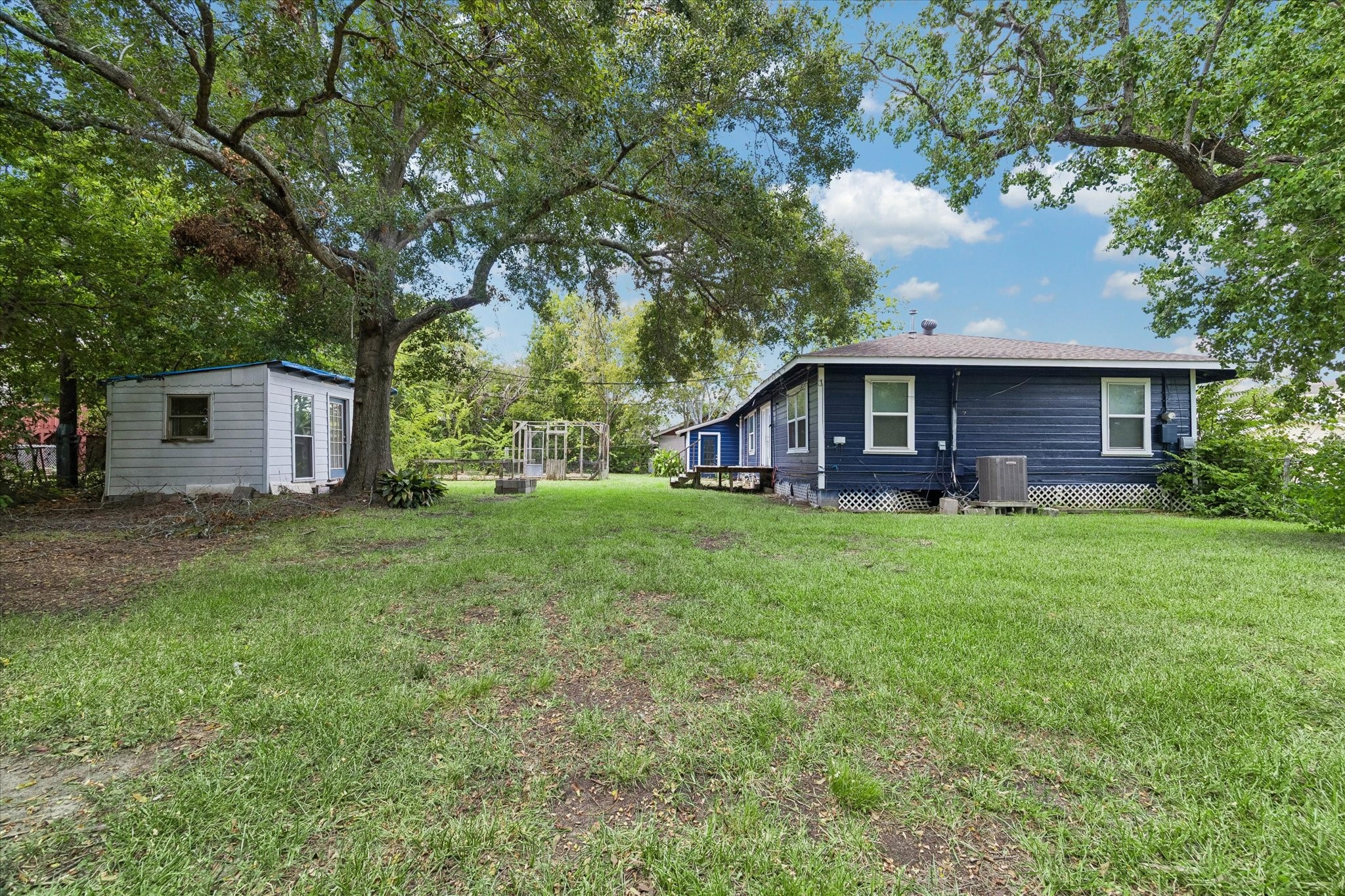 421 Dwire Dr Property Photo 10