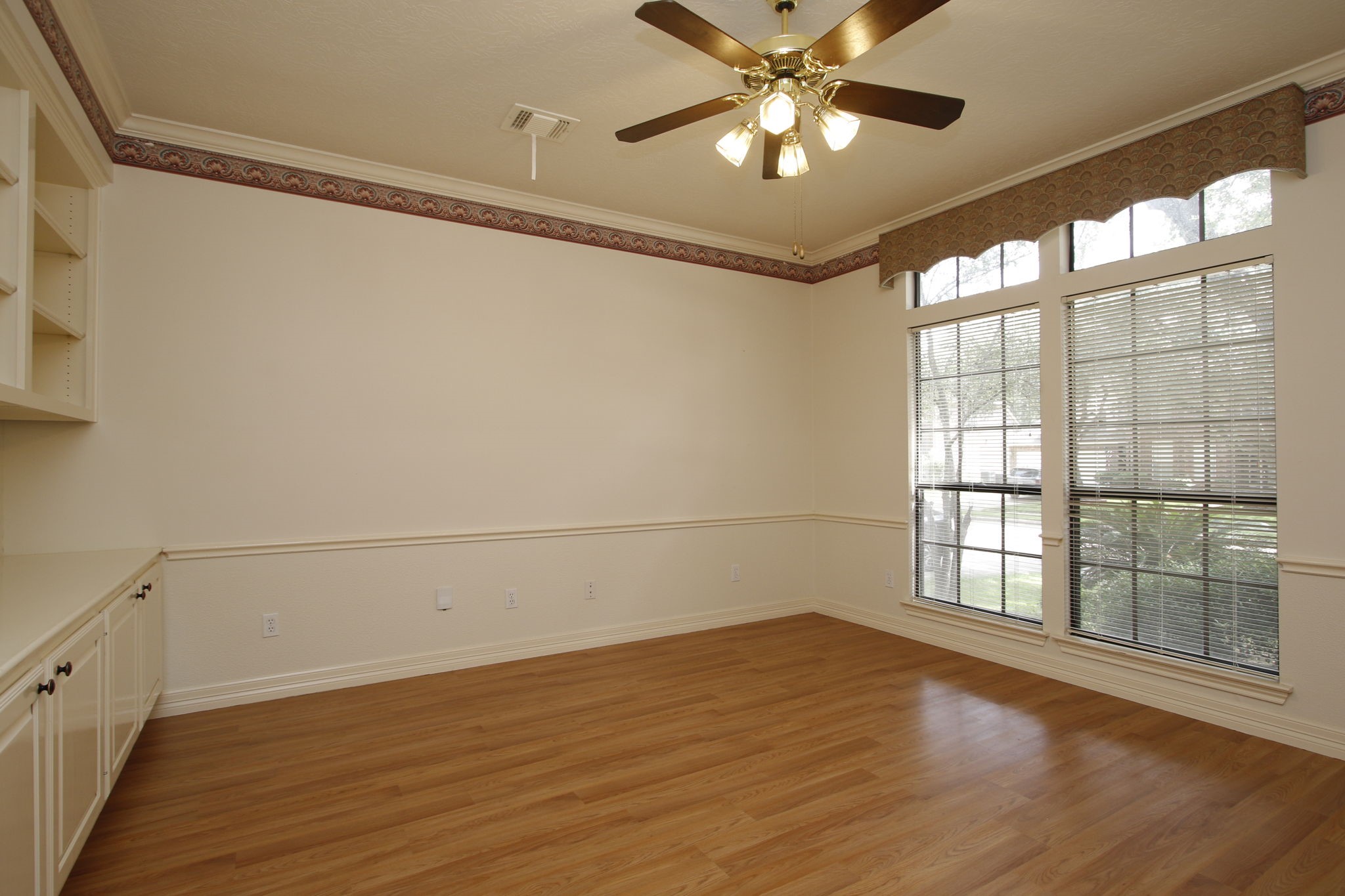 13618 Shadow Falls Ct Property Photo 7