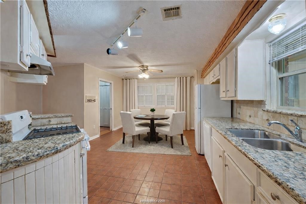 2606 Melba Circle Property Photo 5