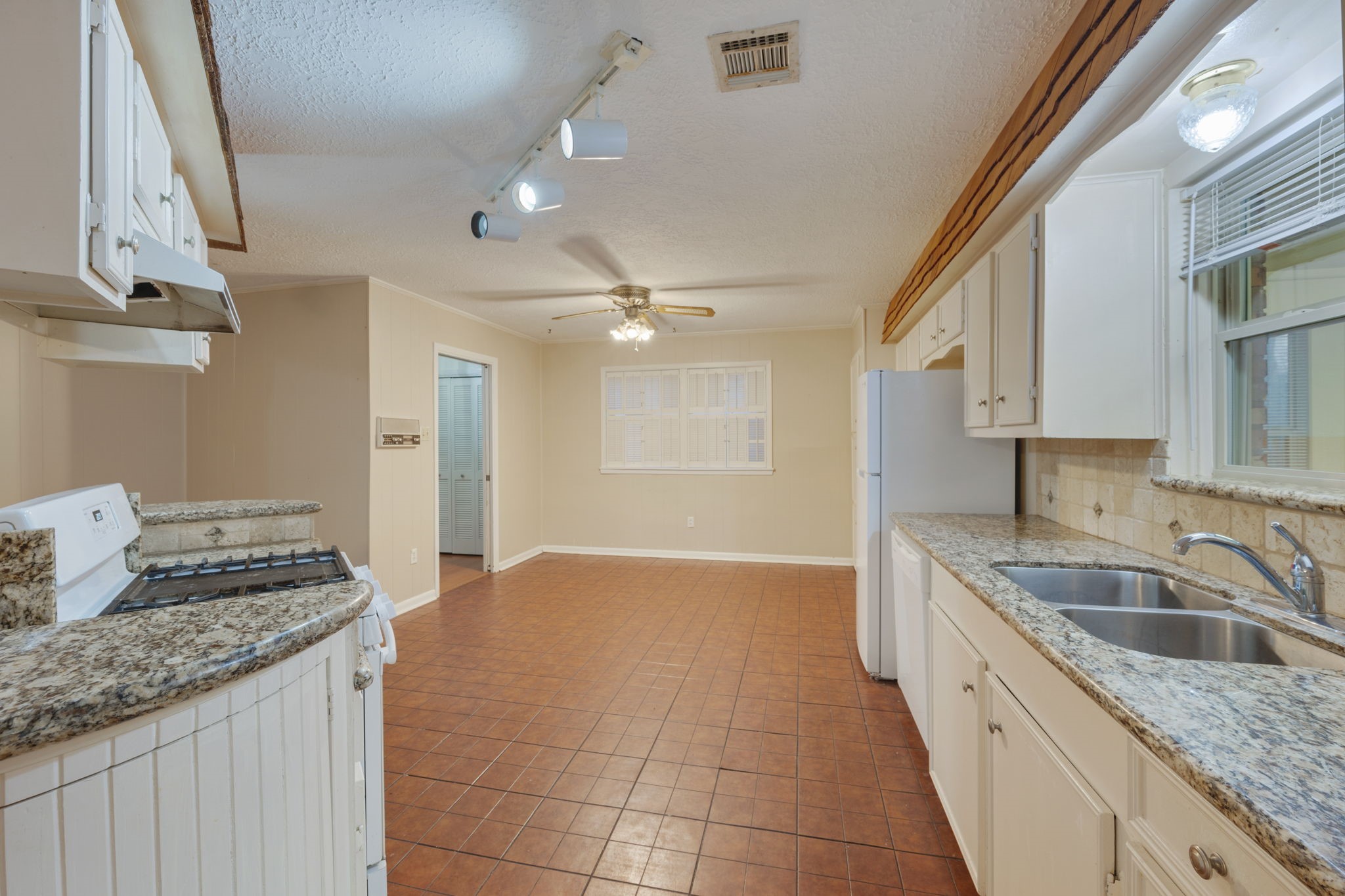 2606 Melba Circle Property Photo 6