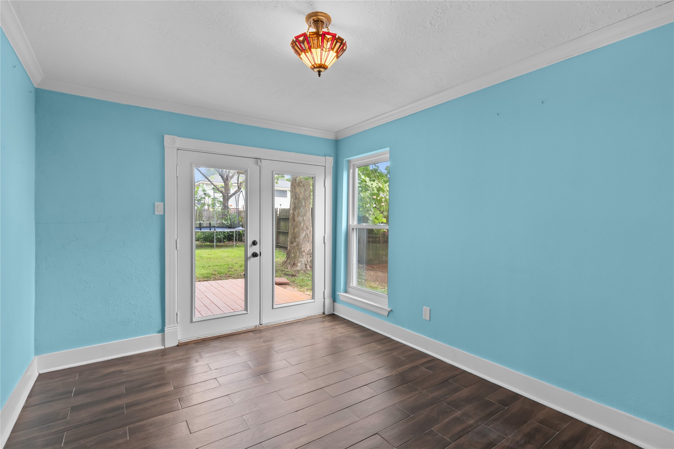 4303 Fernside Drive Property Photo 14
