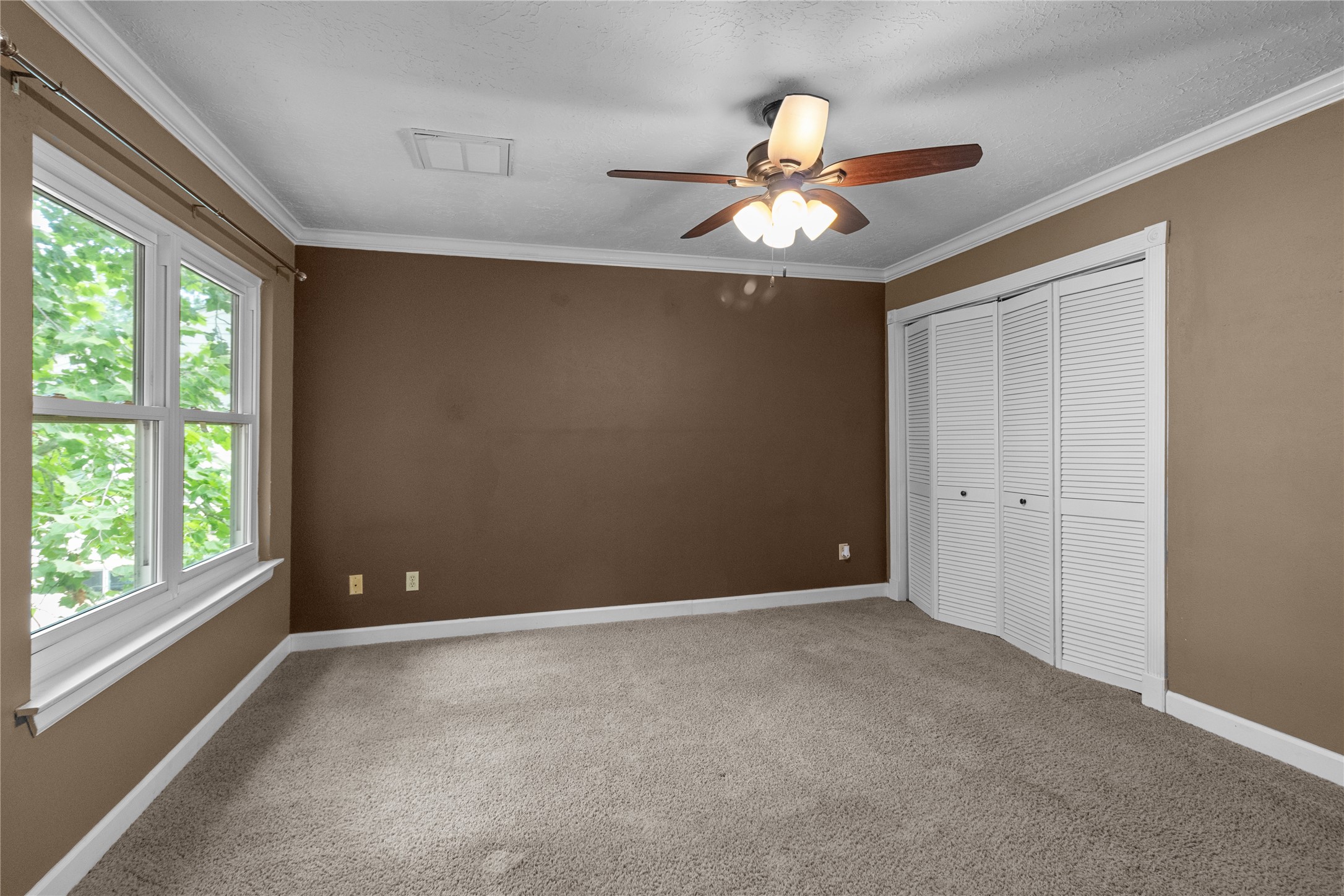 4303 Fernside Drive Property Photo 16
