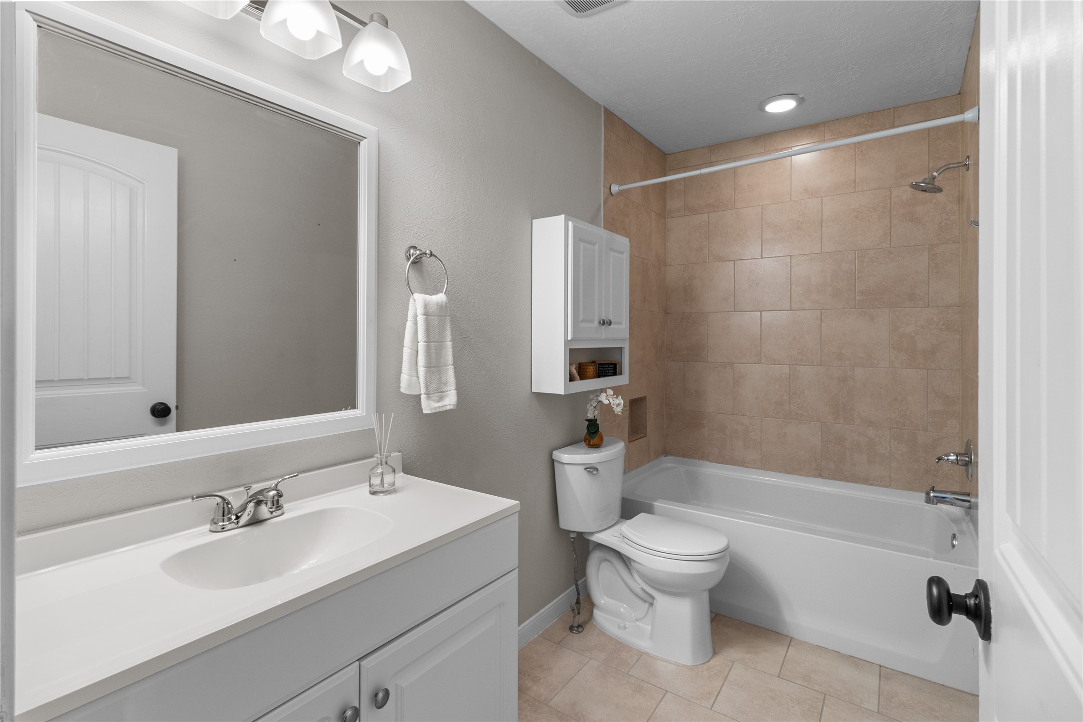 4303 Fernside Drive Property Photo 20