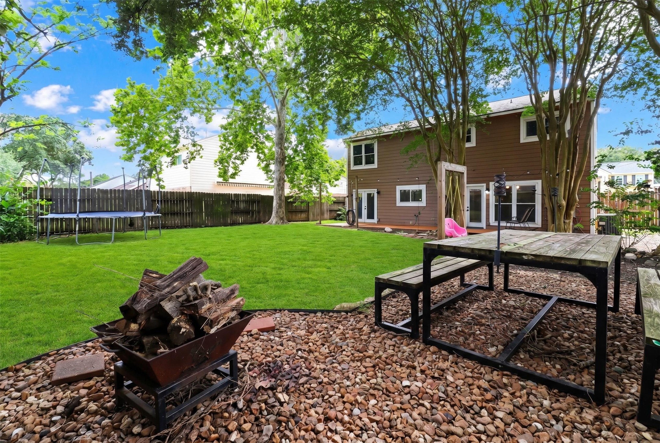 4303 Fernside Drive Property Photo 23