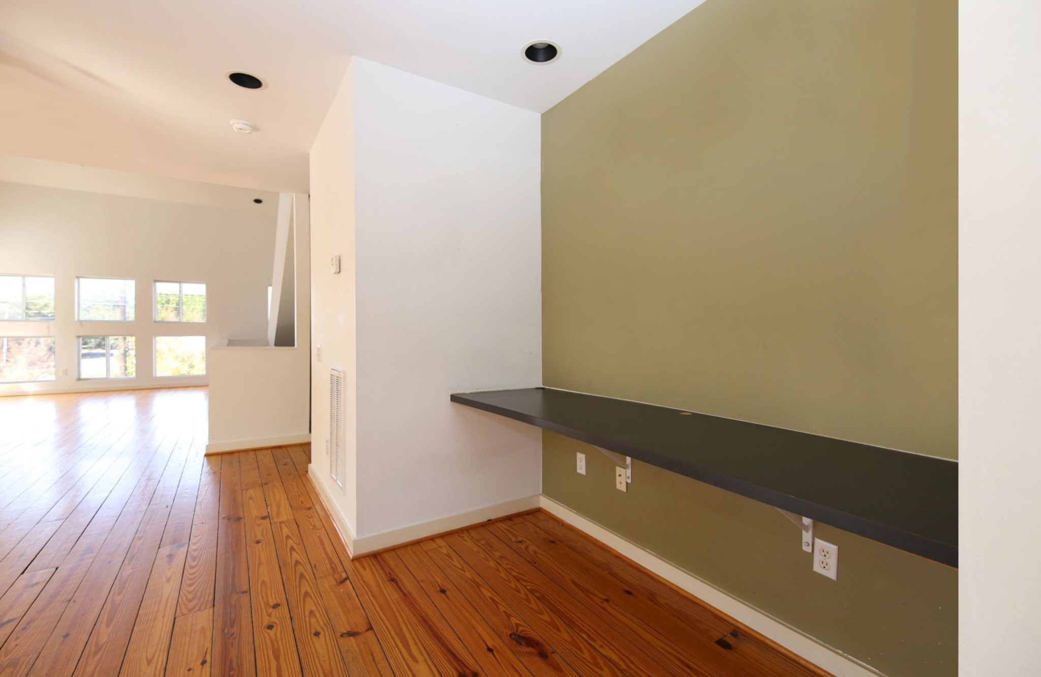 2819 Crawford Property Photo 9