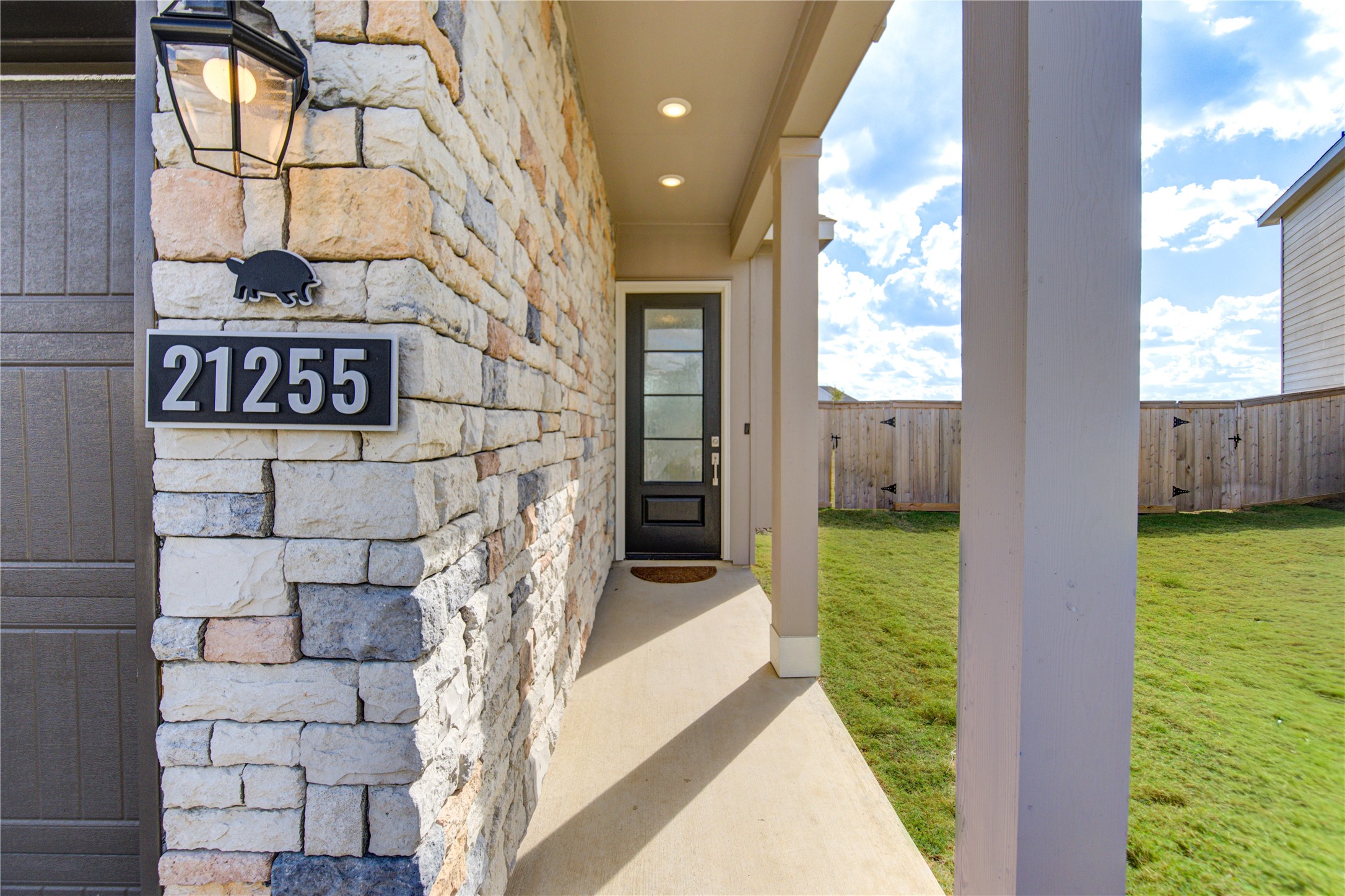 21255 Doubtful Canyon Drive Property Photo 4