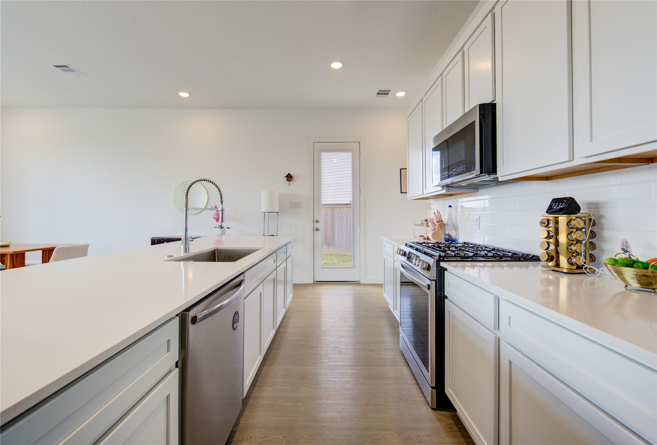 21255 Doubtful Canyon Drive Property Photo 8