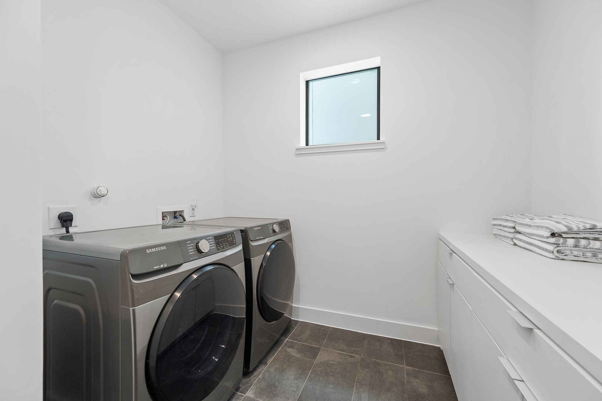 2239 N Macgregor Way Property Photo 13