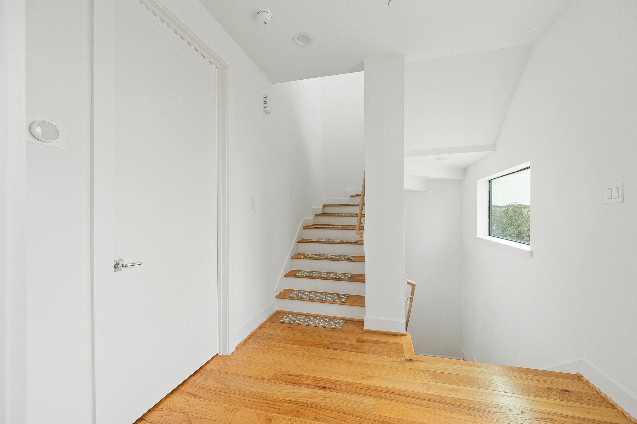 2239 N Macgregor Way Property Photo 14
