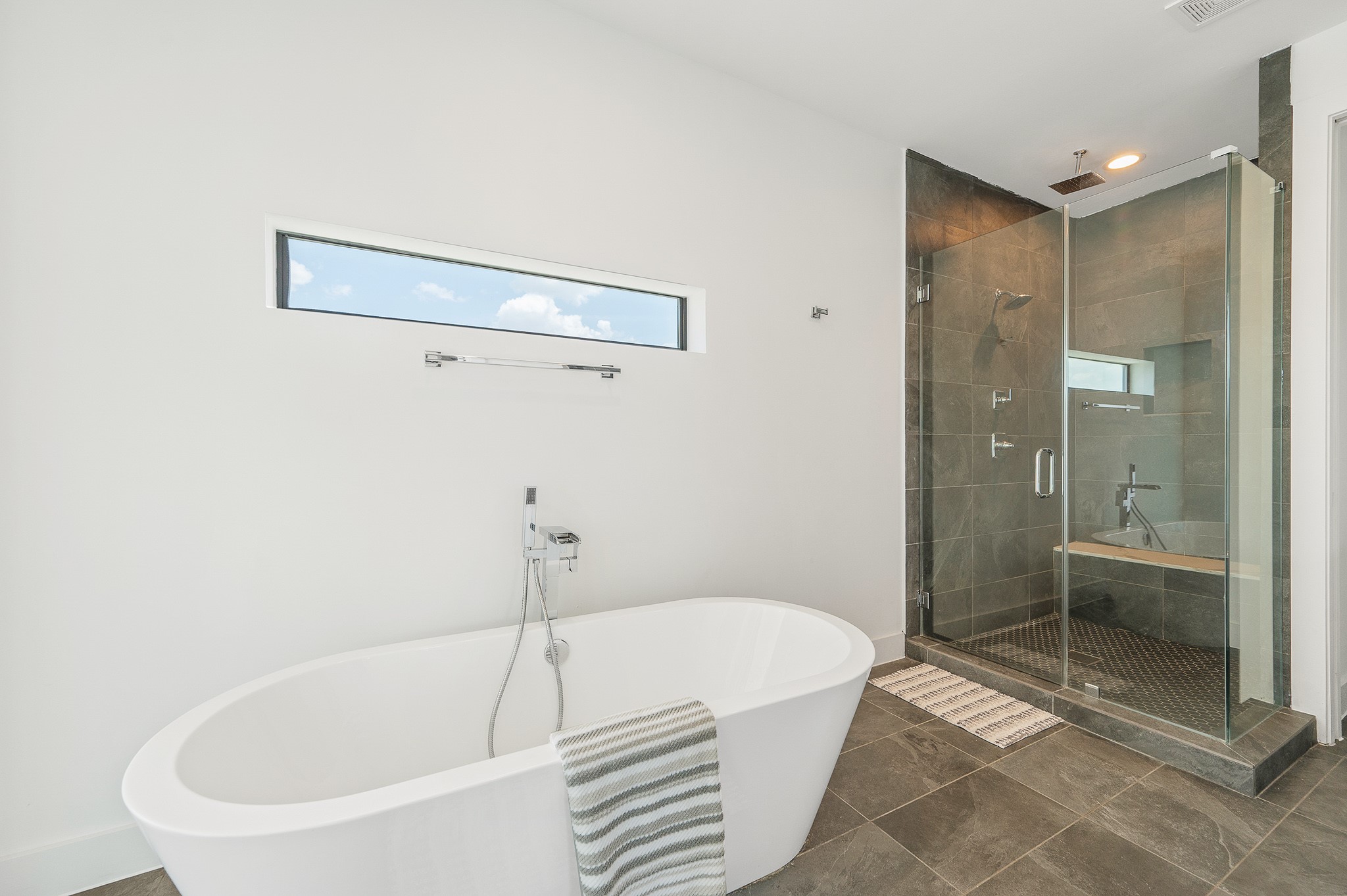2239 N Macgregor Way Property Photo 17