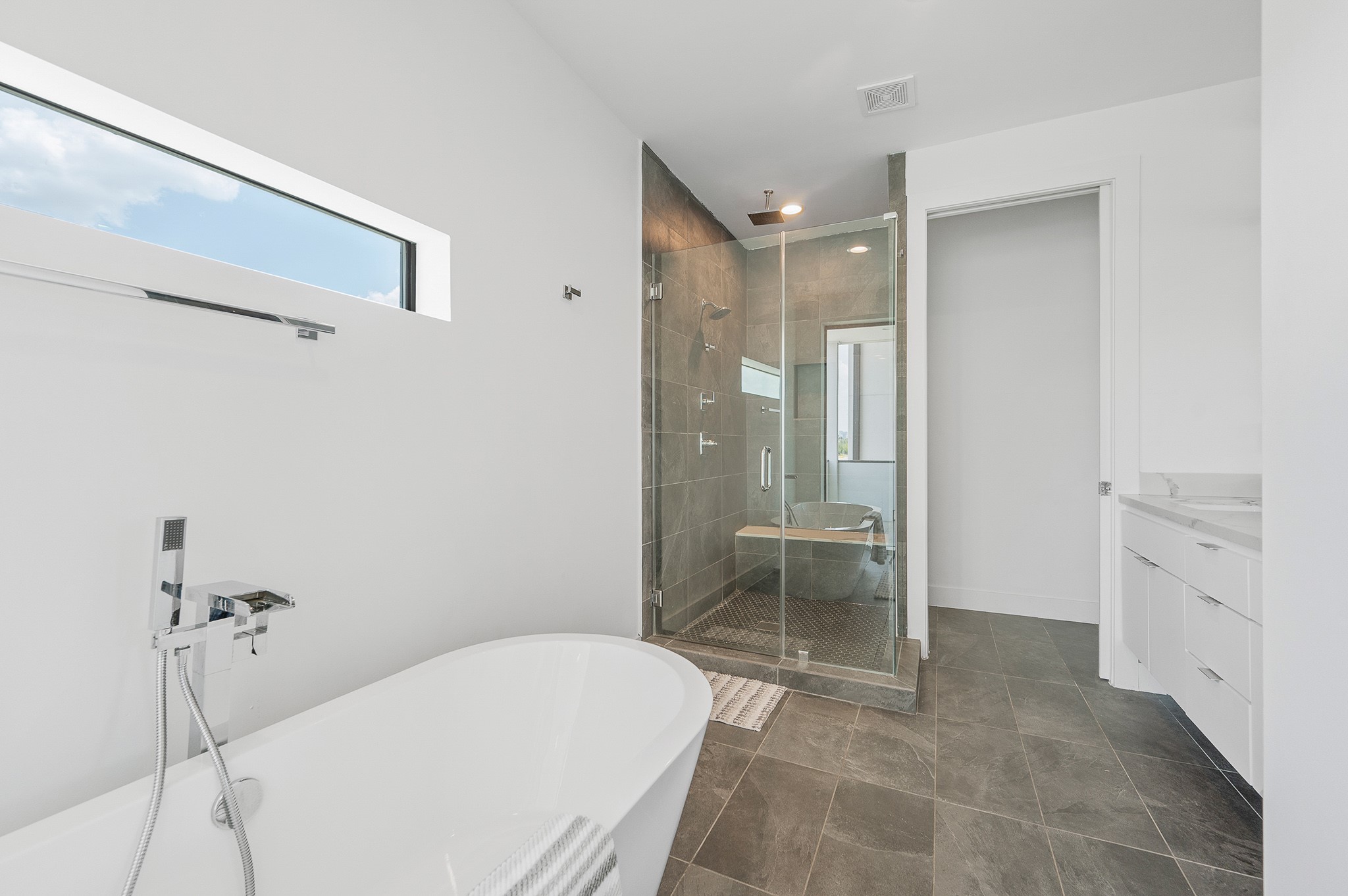 2239 N Macgregor Way Property Photo 18