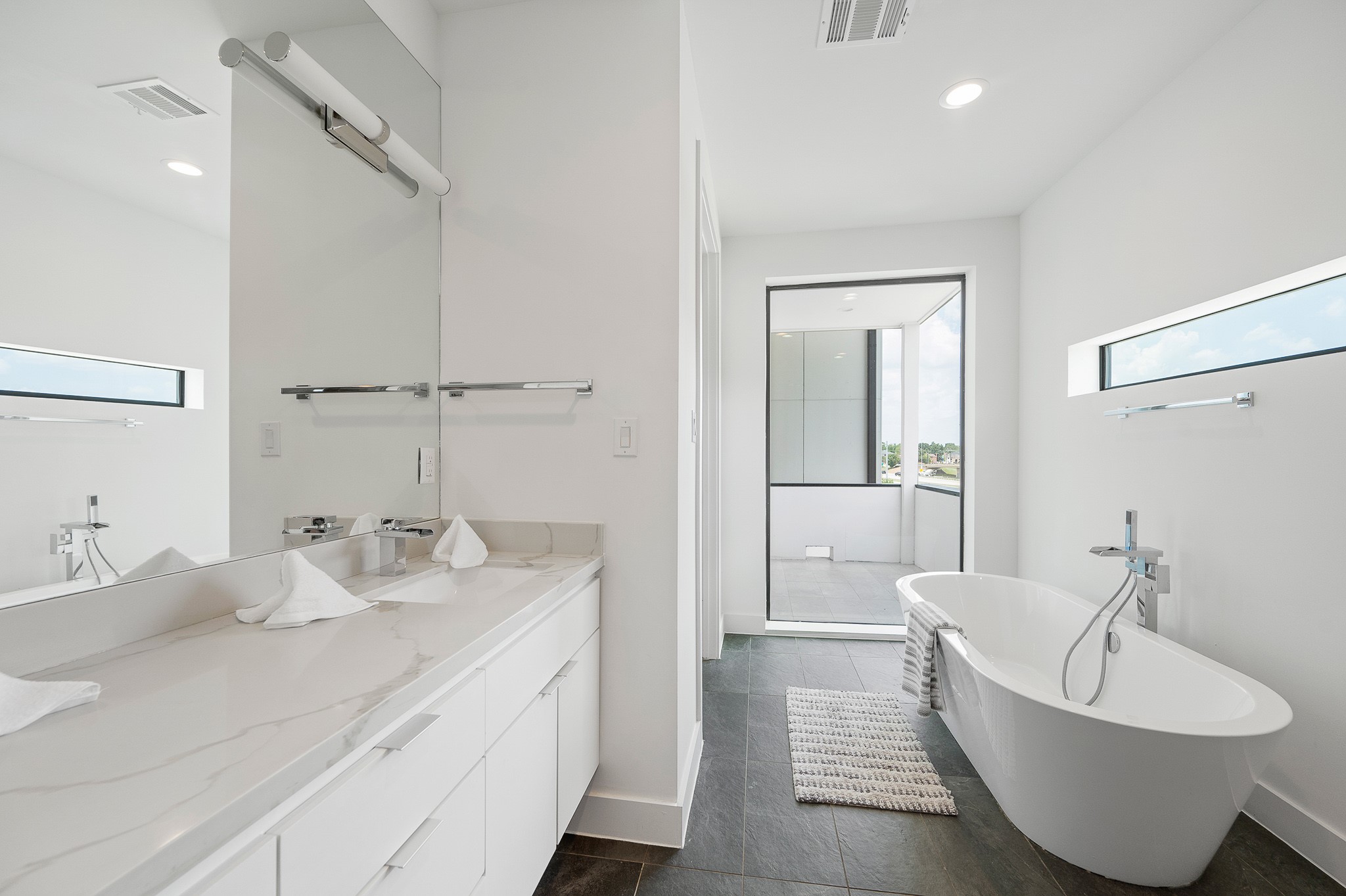 2239 N Macgregor Way Property Photo 19