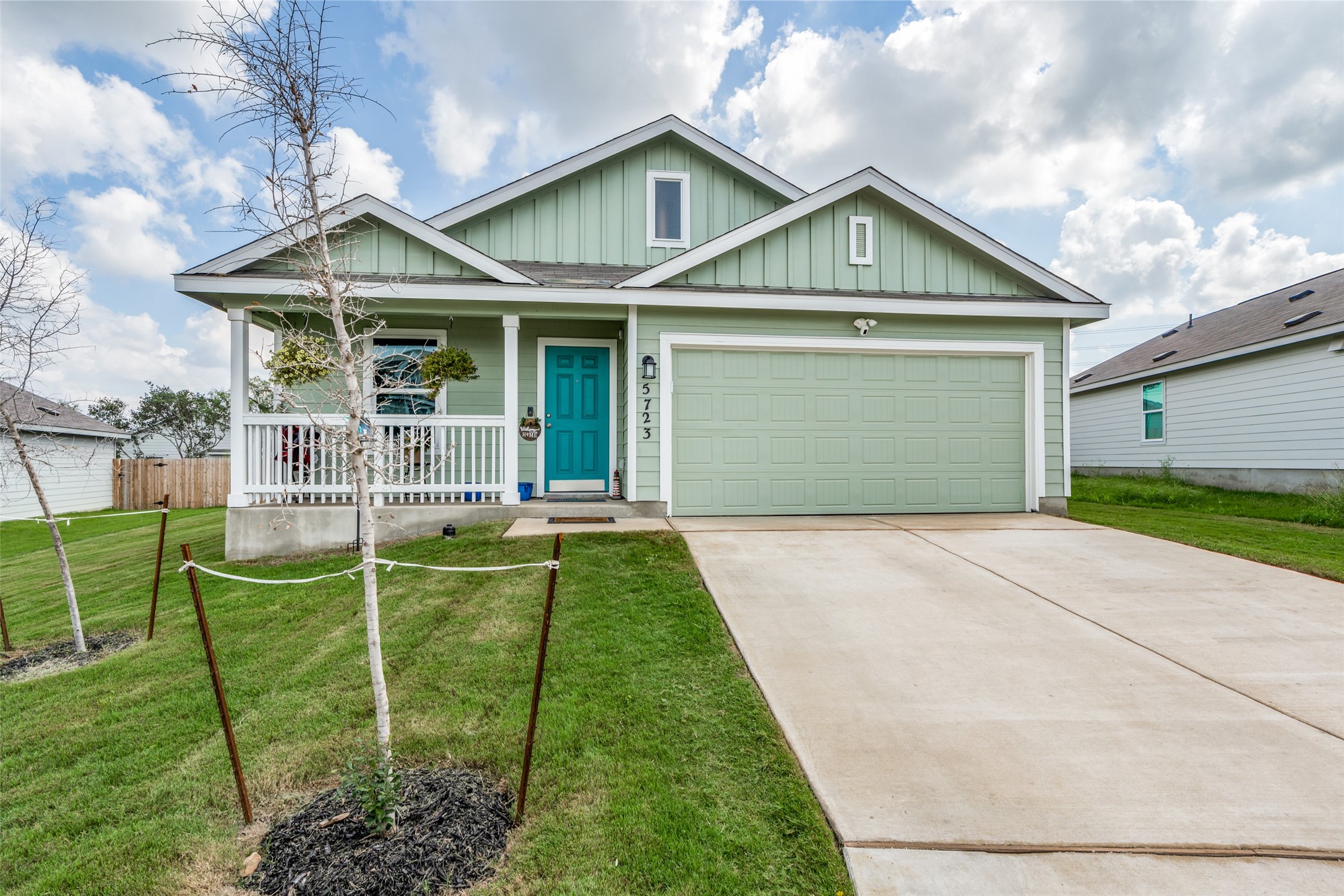 5723 Peak Point Property Photo 1