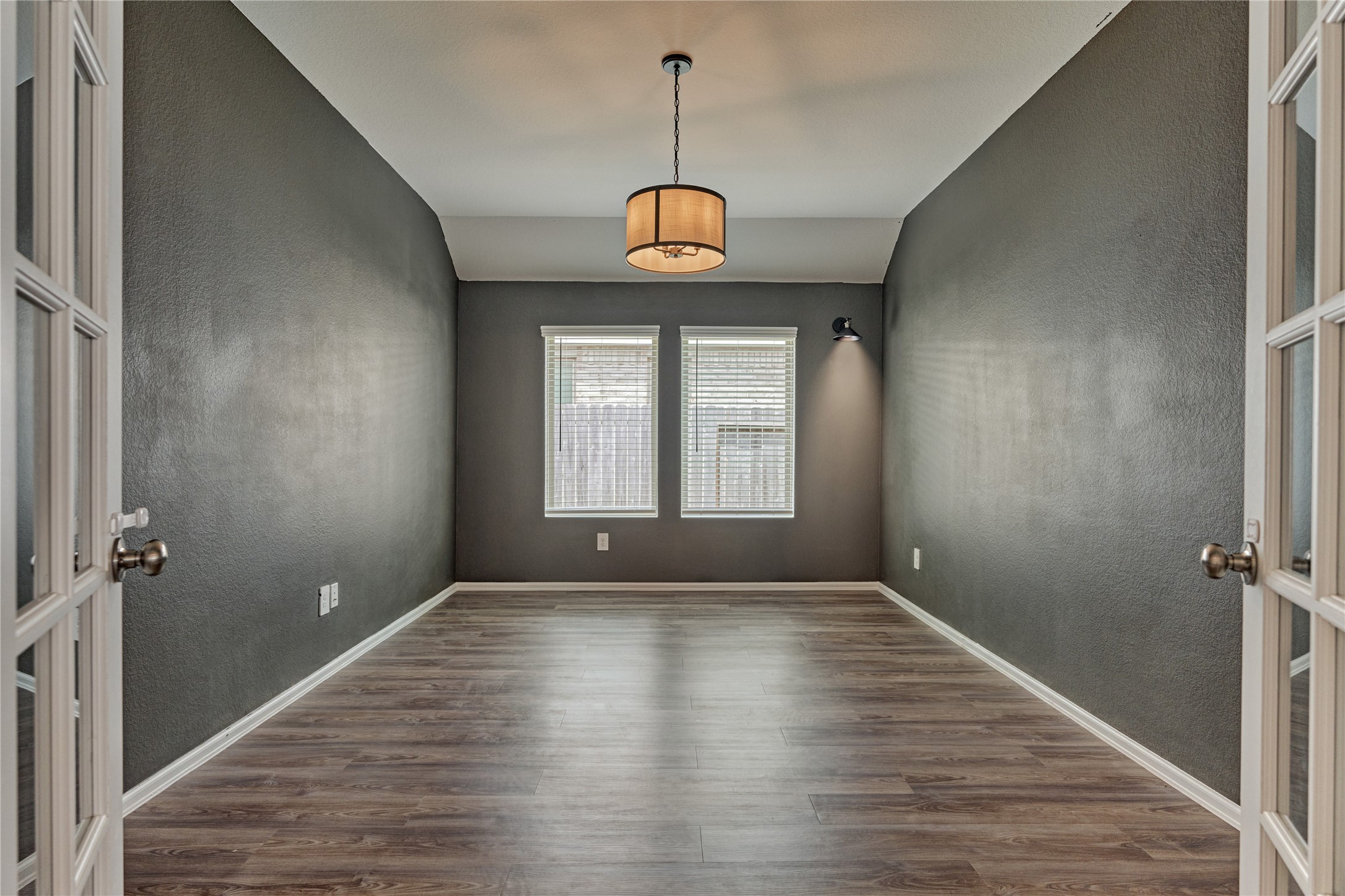 211 Garnett Street Property Photo 13