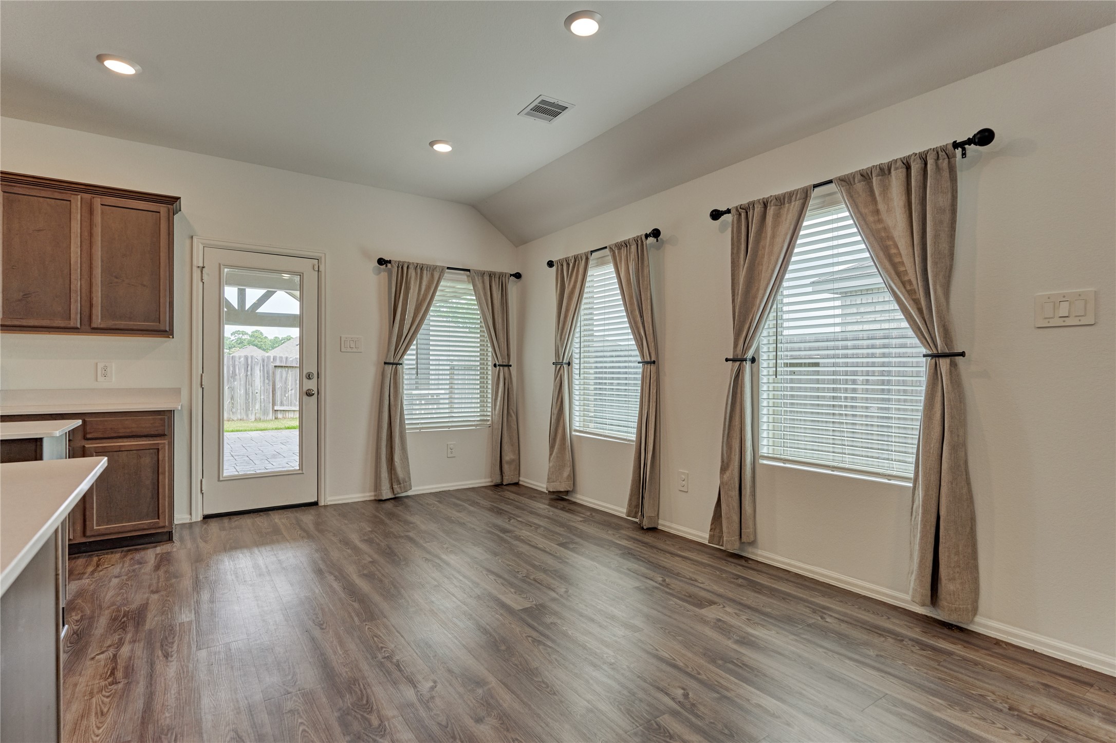 211 Garnett Street Property Photo 16