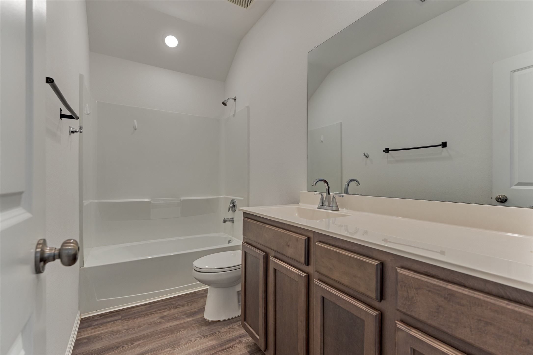 211 Garnett Street Property Photo 31