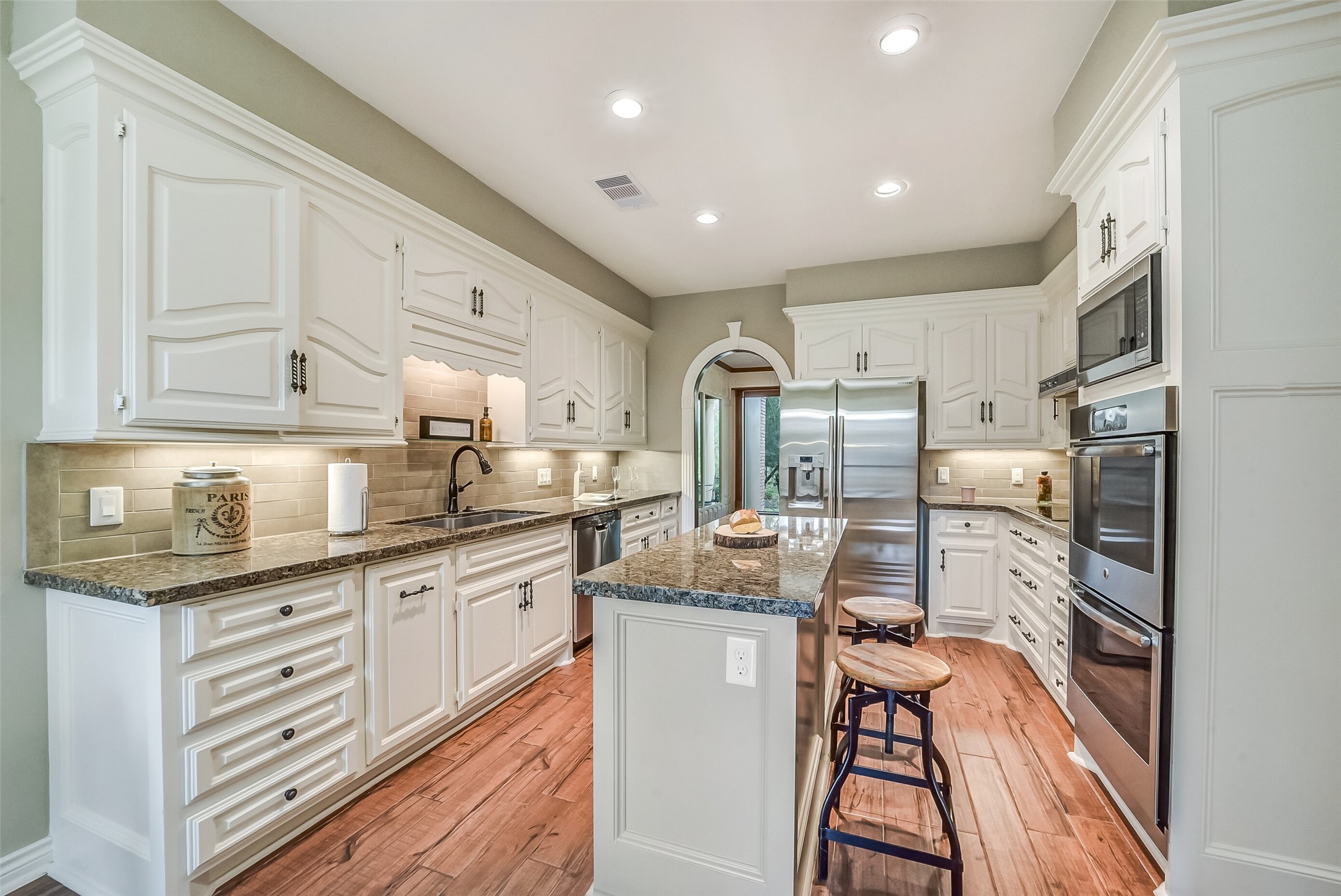 9566 Briar Forest Property Photo 17
