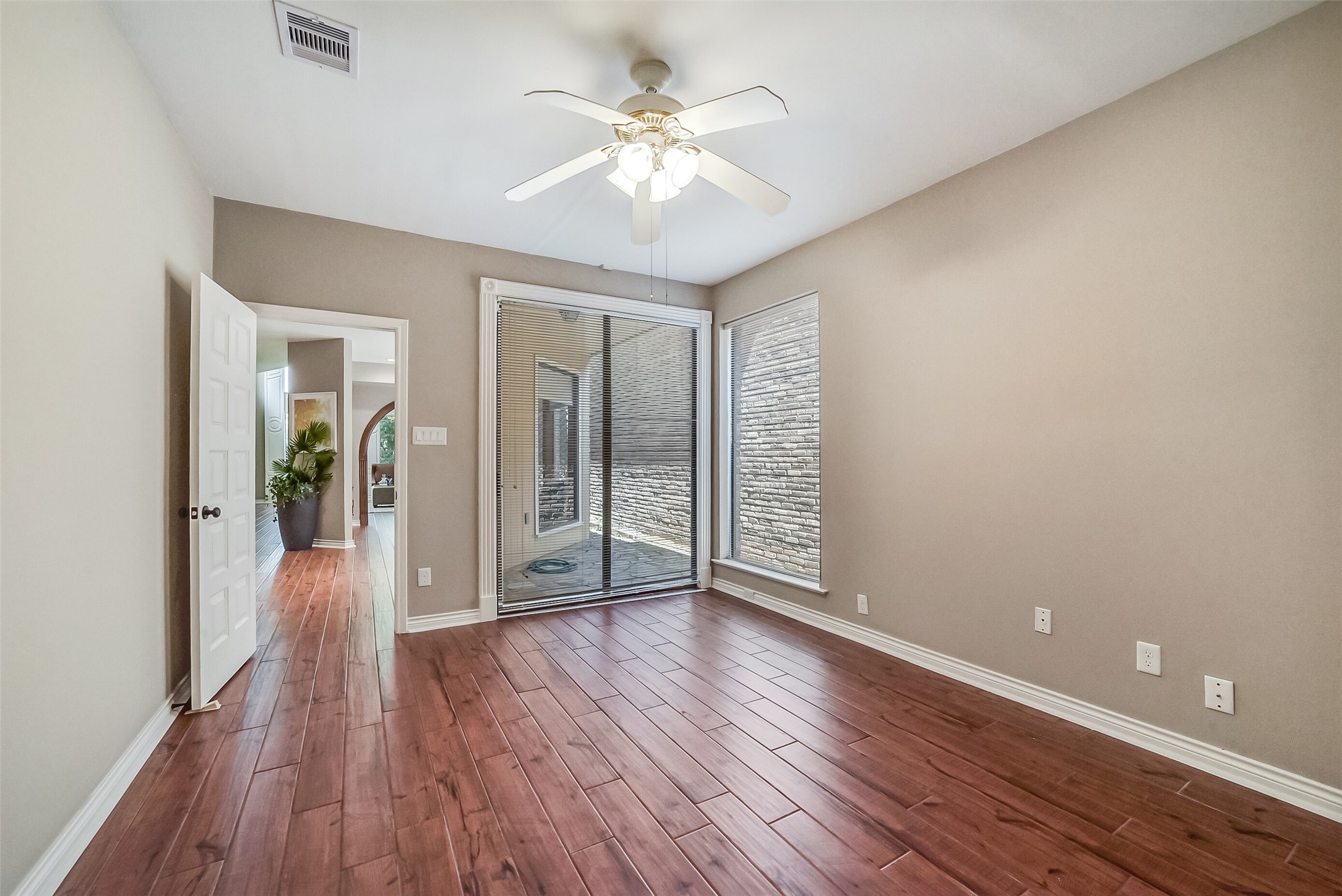9566 Briar Forest Property Photo 23