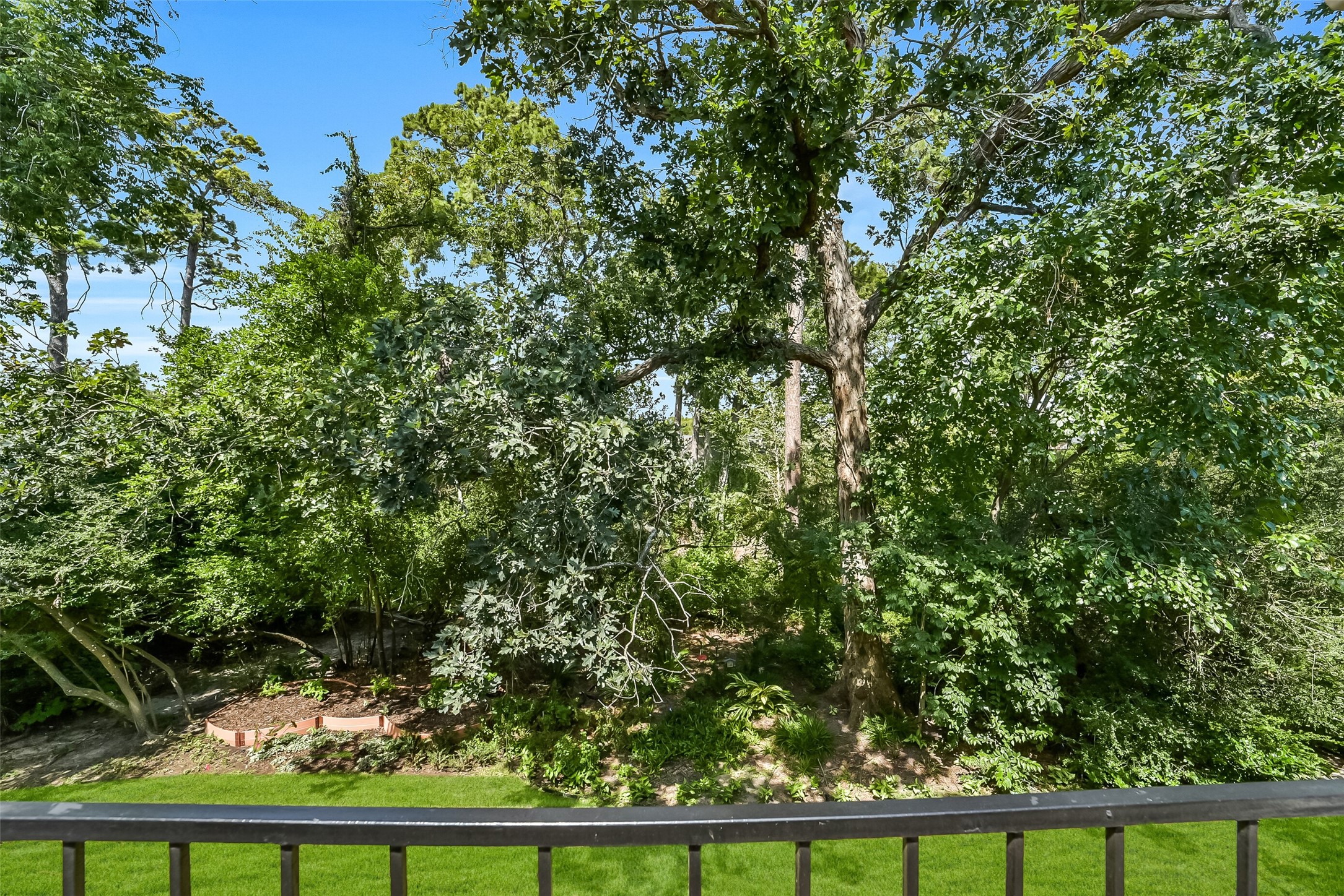 9566 Briar Forest Property Photo 32