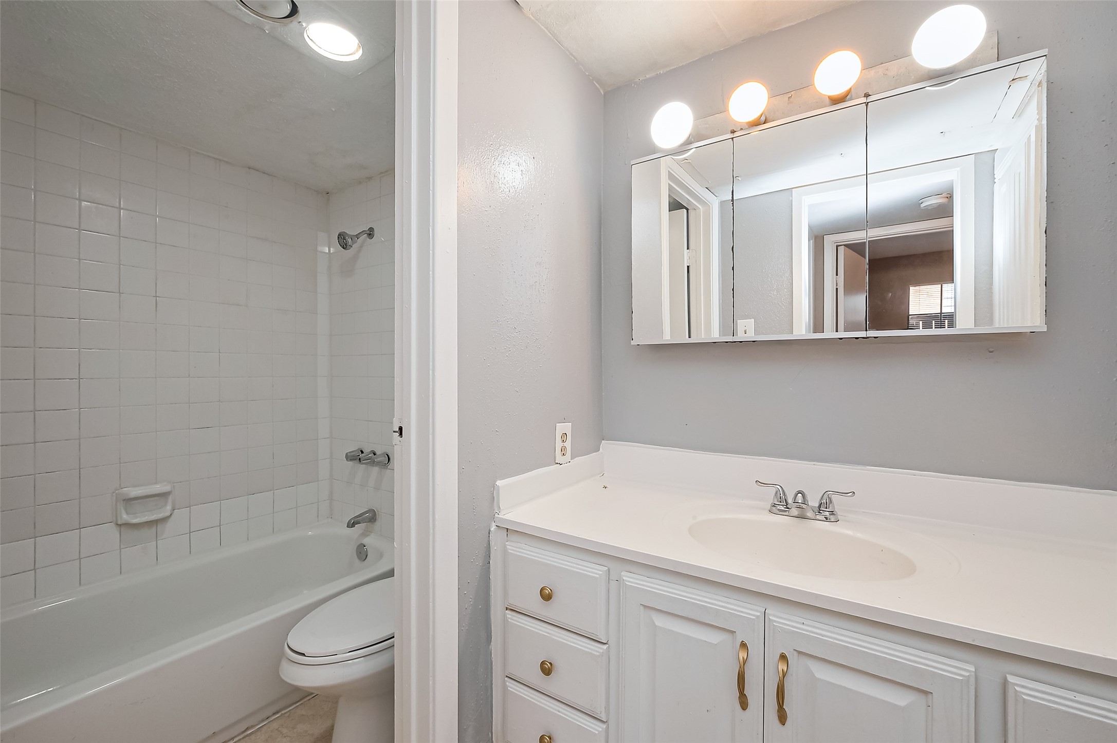 9090 S Braeswood Boulevard 43 Property Photo 31