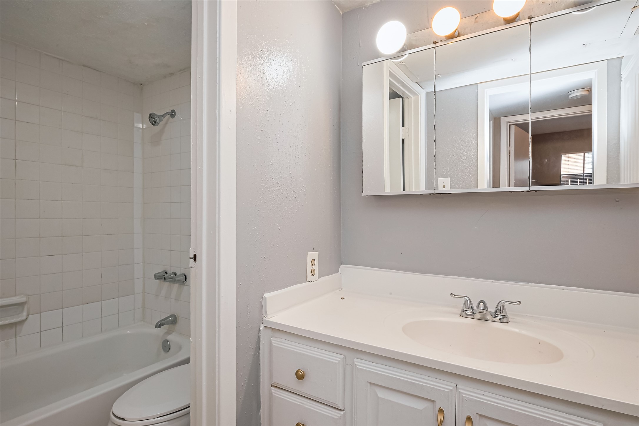 9090 S Braeswood Boulevard 43 Property Photo 33