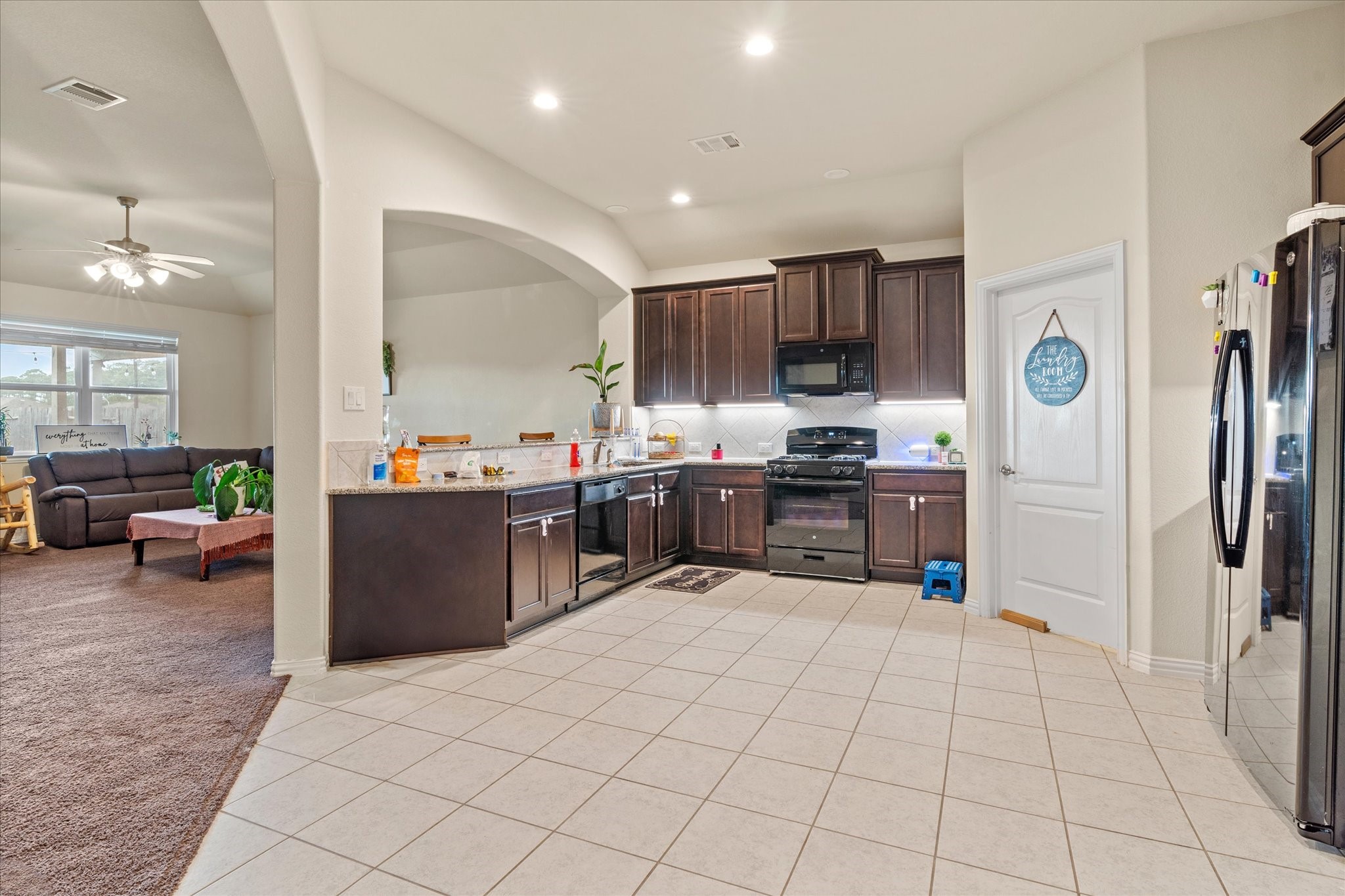 7911 Wood Hollow Drive Property Photo 4