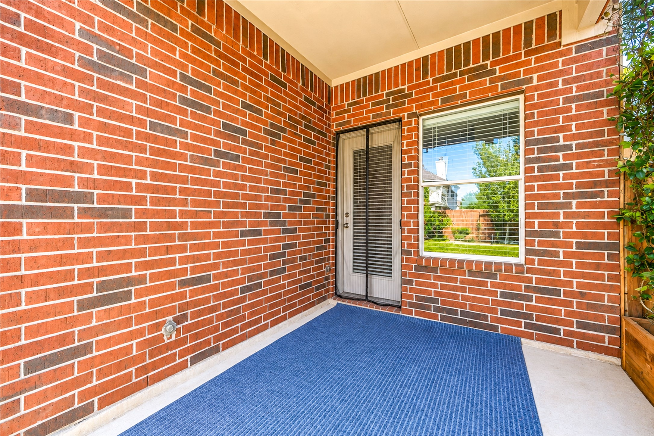 6315 Linfield Bluff Lane Property Photo 4