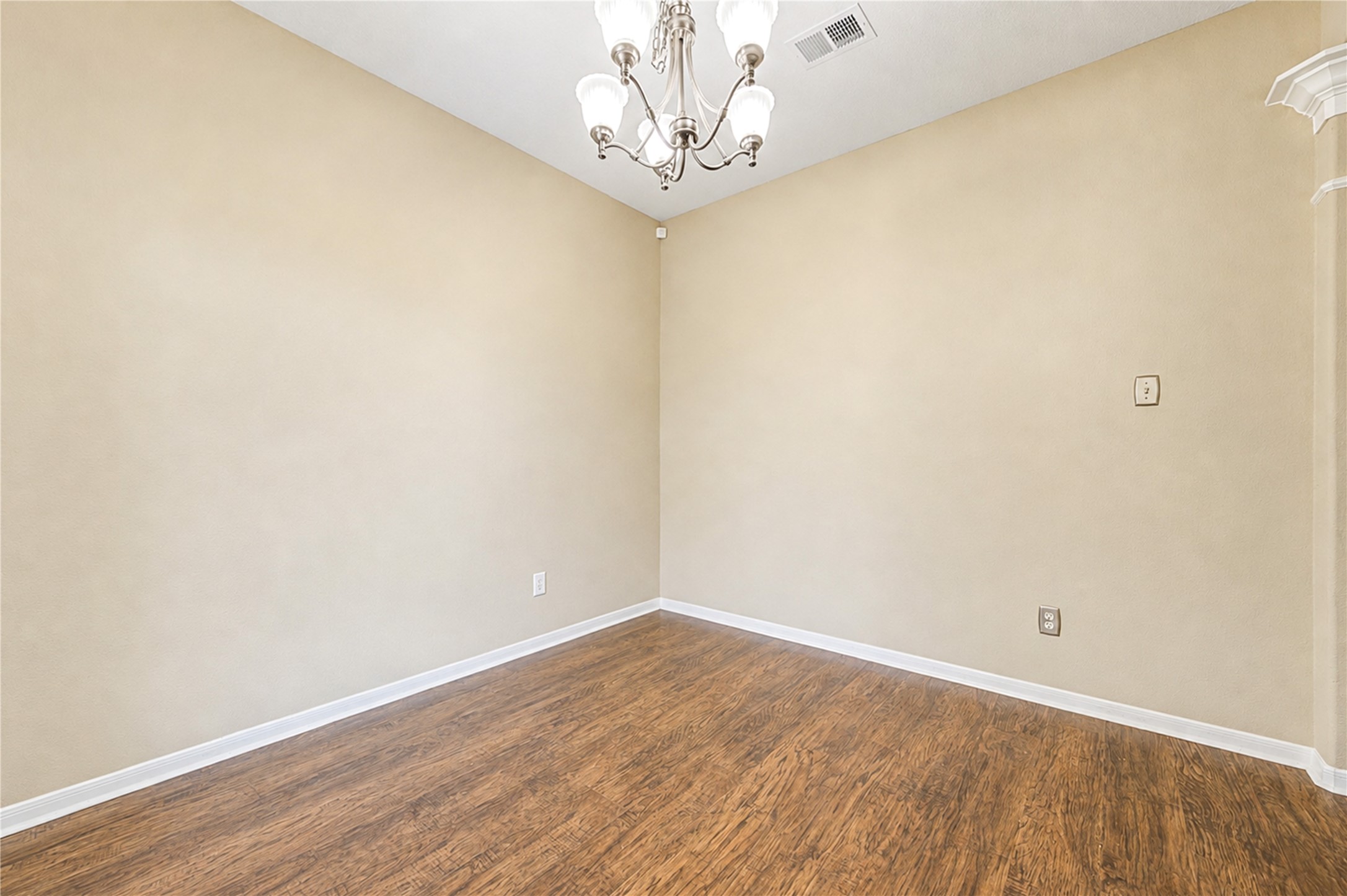 6315 Linfield Bluff Lane Property Photo 22