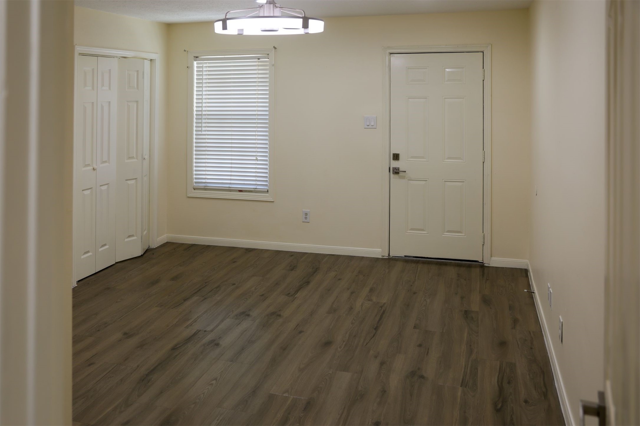 512 Threlkeld Street Property Photo 16