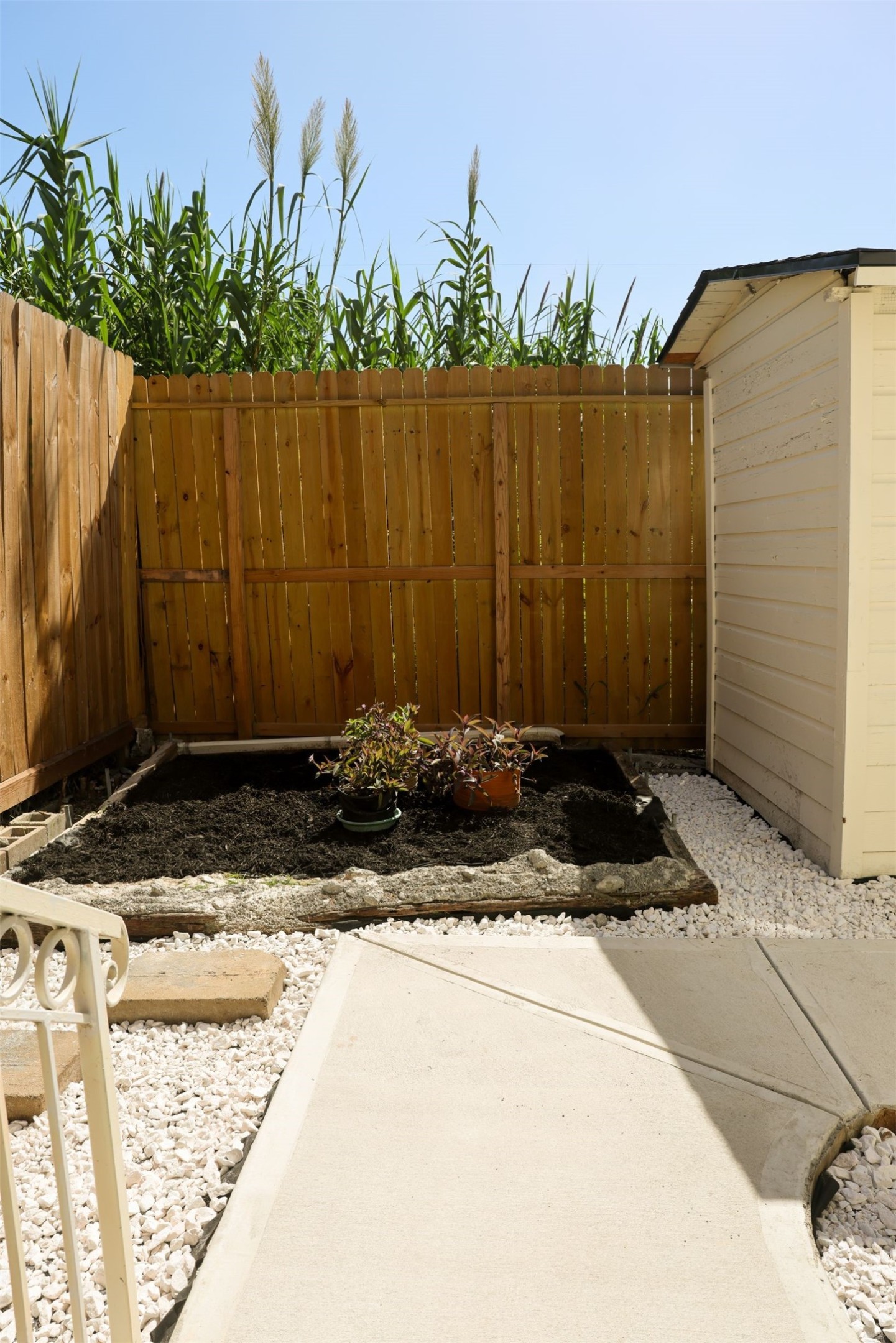 512 Threlkeld Street Property Photo 24