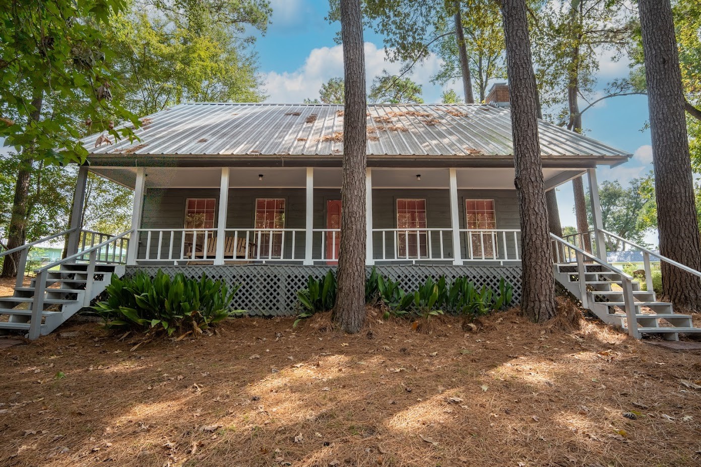 565 Timber Bay Drive Property Photo 1