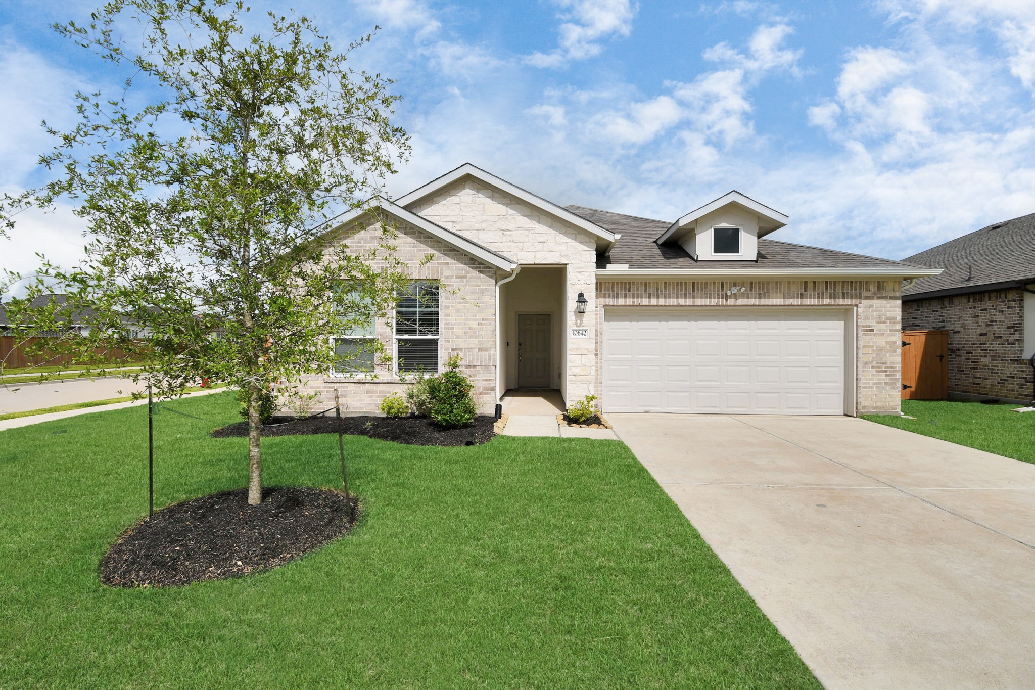 10642 Cascade Creek Drive Property Photo 1