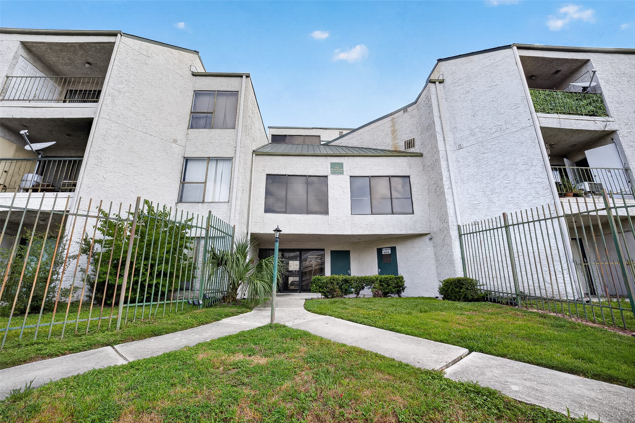 2814 S Bartell Drive 9 Property Photo 1