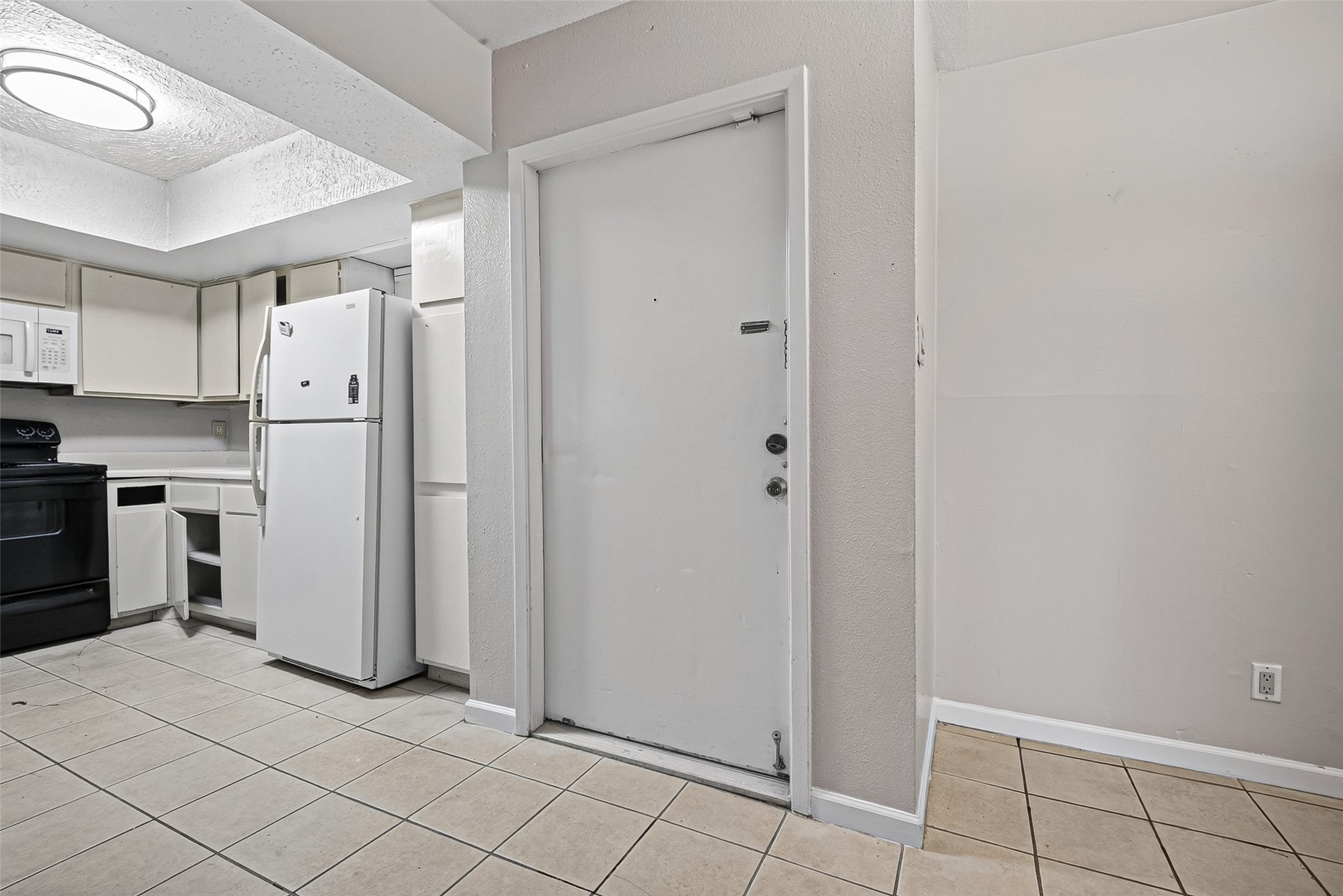 2814 S Bartell Drive 9 Property Photo 7