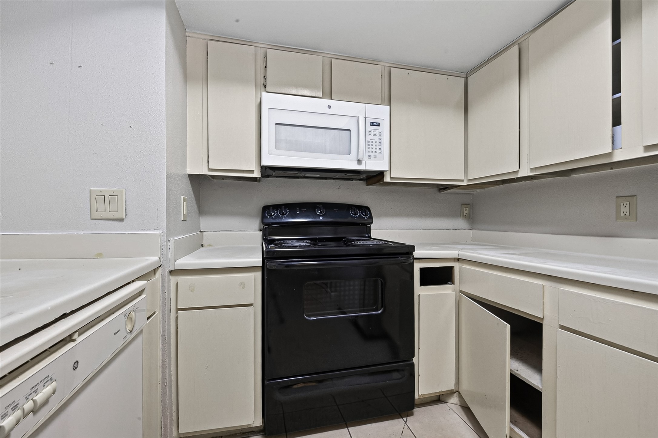 2814 S Bartell Drive 9 Property Photo 14