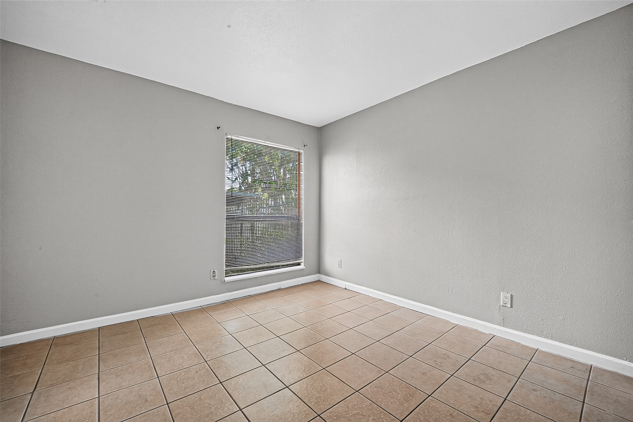 2814 S Bartell Drive 9 Property Photo 21
