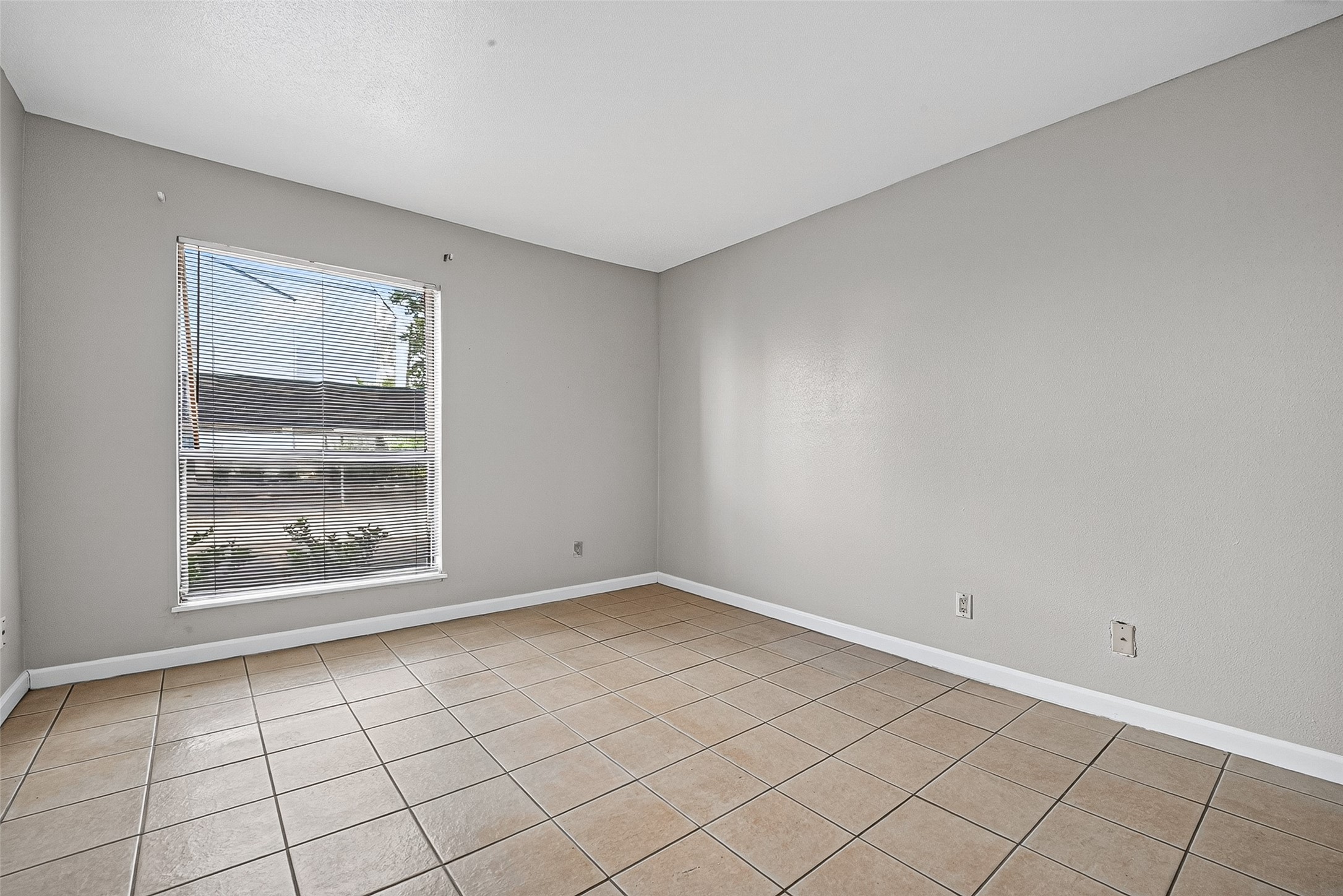 2814 S Bartell Drive 9 Property Photo 26