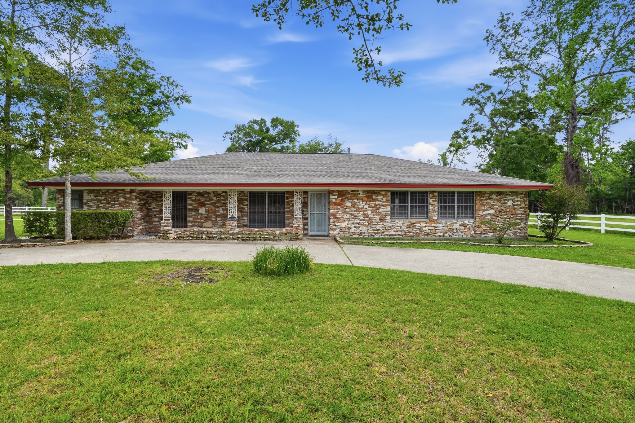 10240 Post Oak Drive Property Photo 2