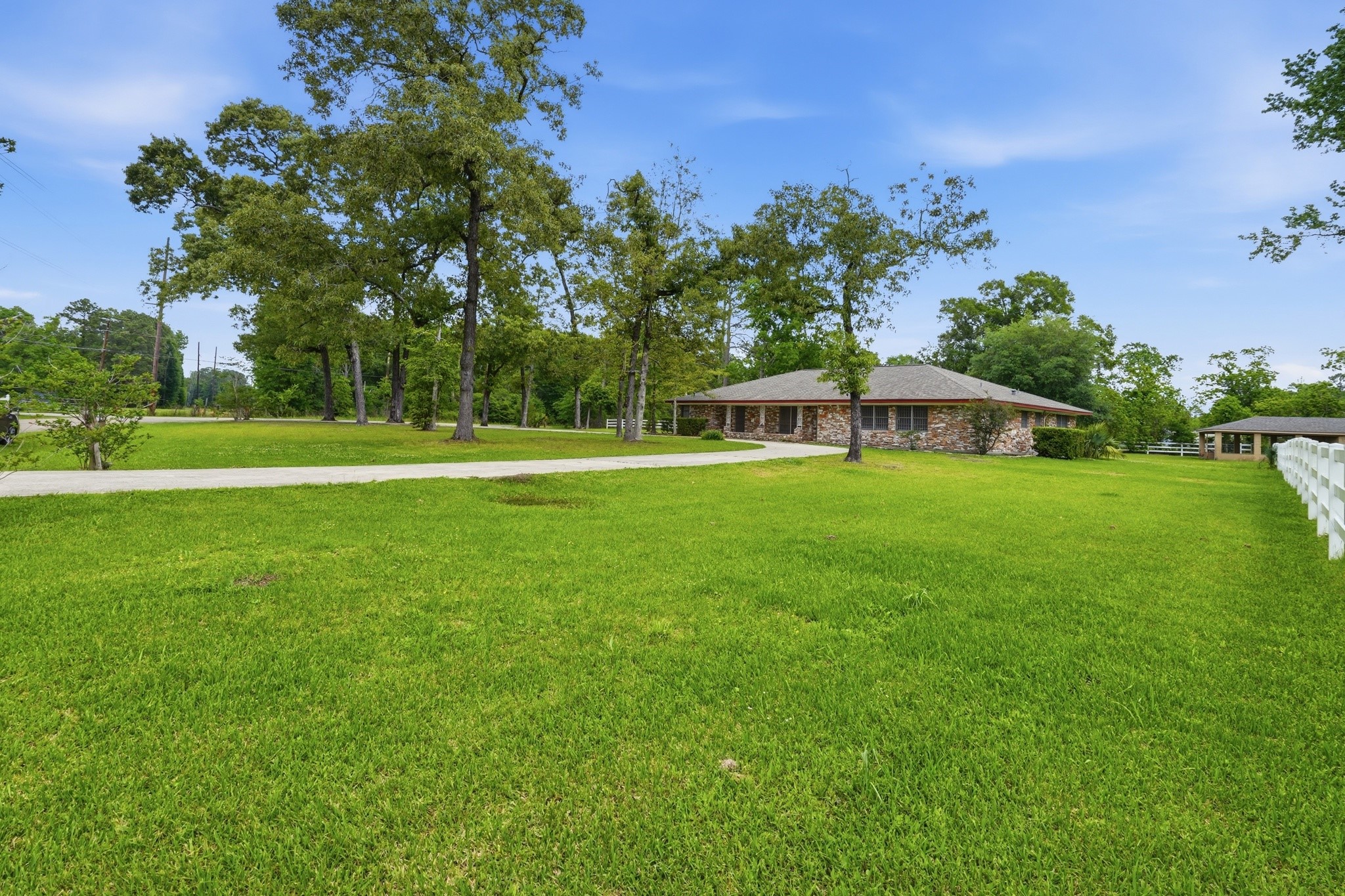 10240 Post Oak Drive Property Photo 5