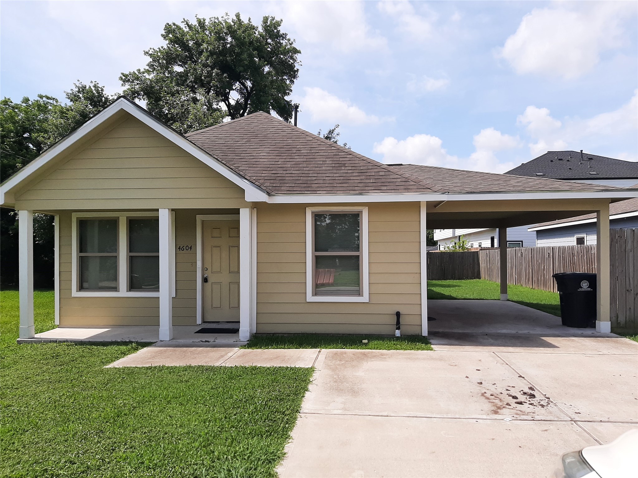 4604 Davenport Street Property Photo 1