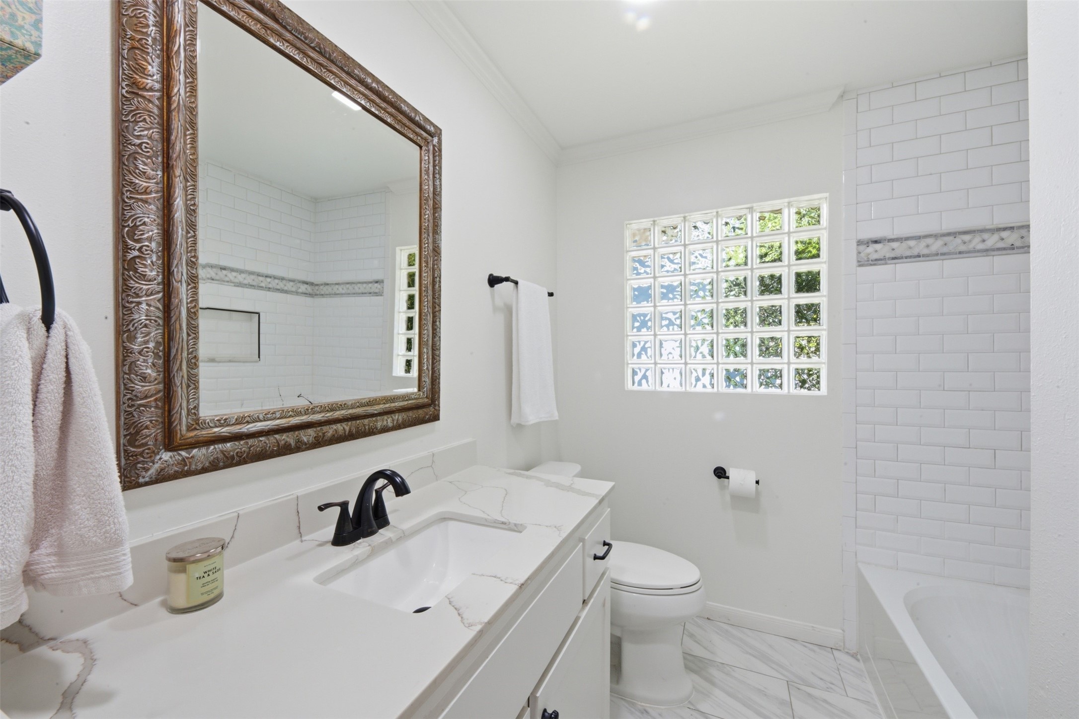 410 Kyle Street Property Photo 28