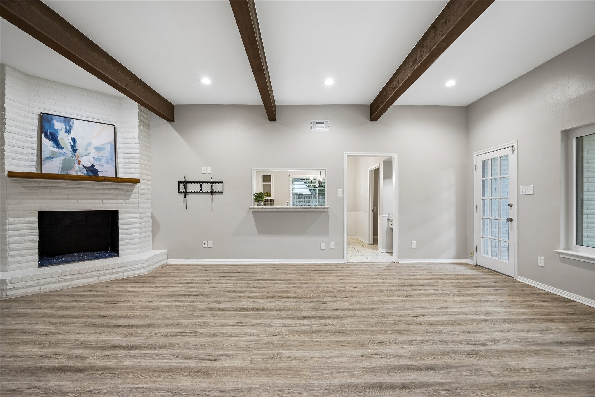 3007 Montford Court Property Photo 4